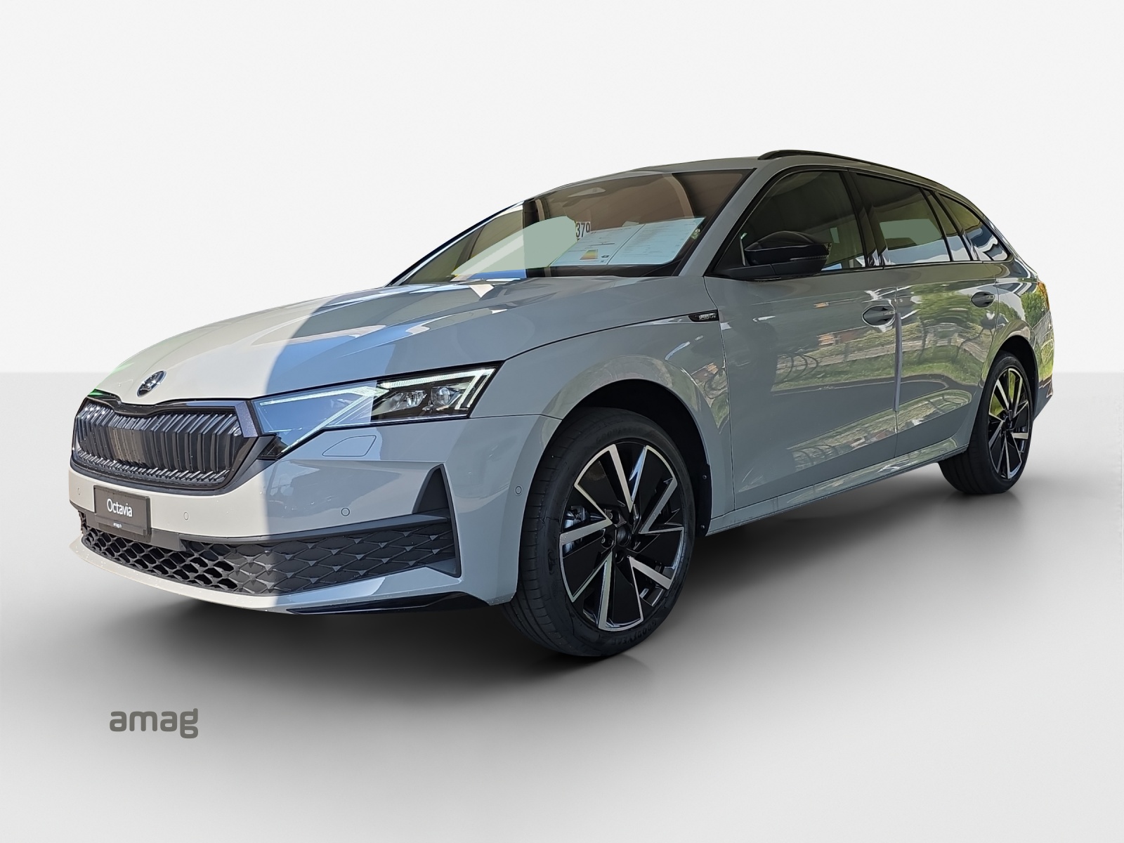 SKODA Octavia Combi 2.0 TSI DSG Dynamic 4x4-image-0