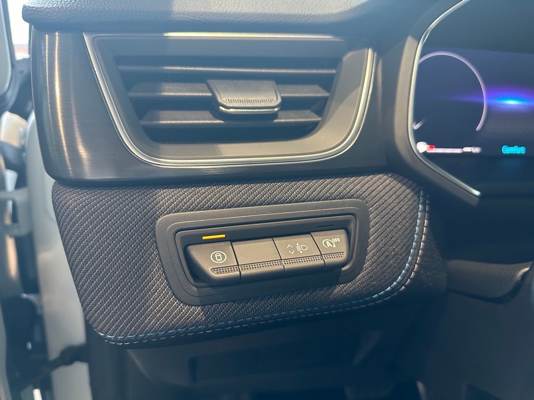 RENAULT Captur 1.3 TCe Esprit Alpine EDC-image-19