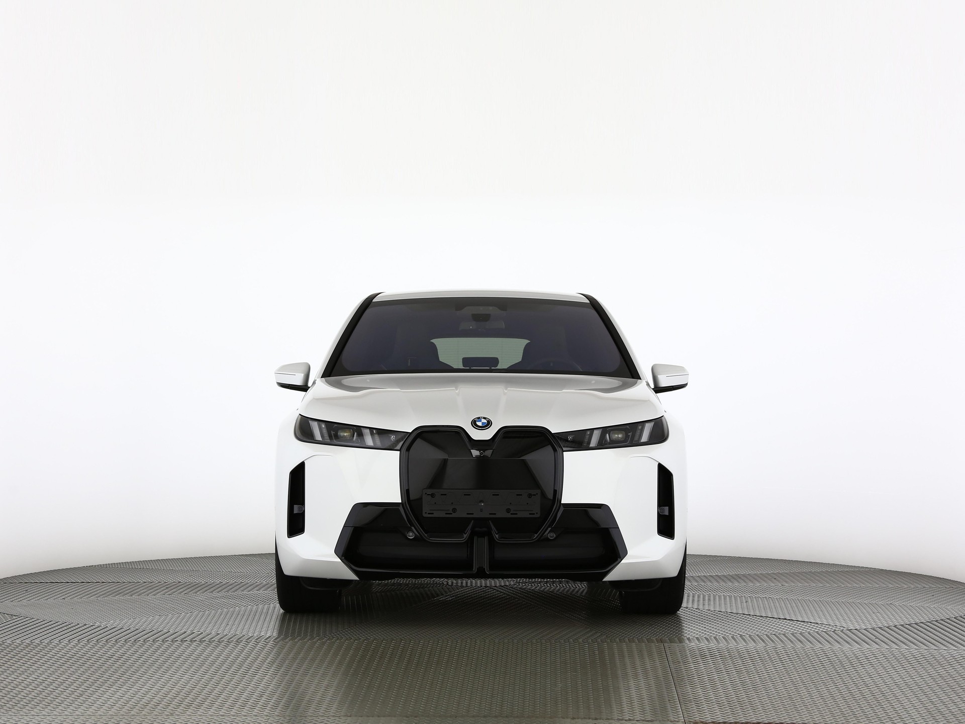 BMW iX xDrive60-image-4