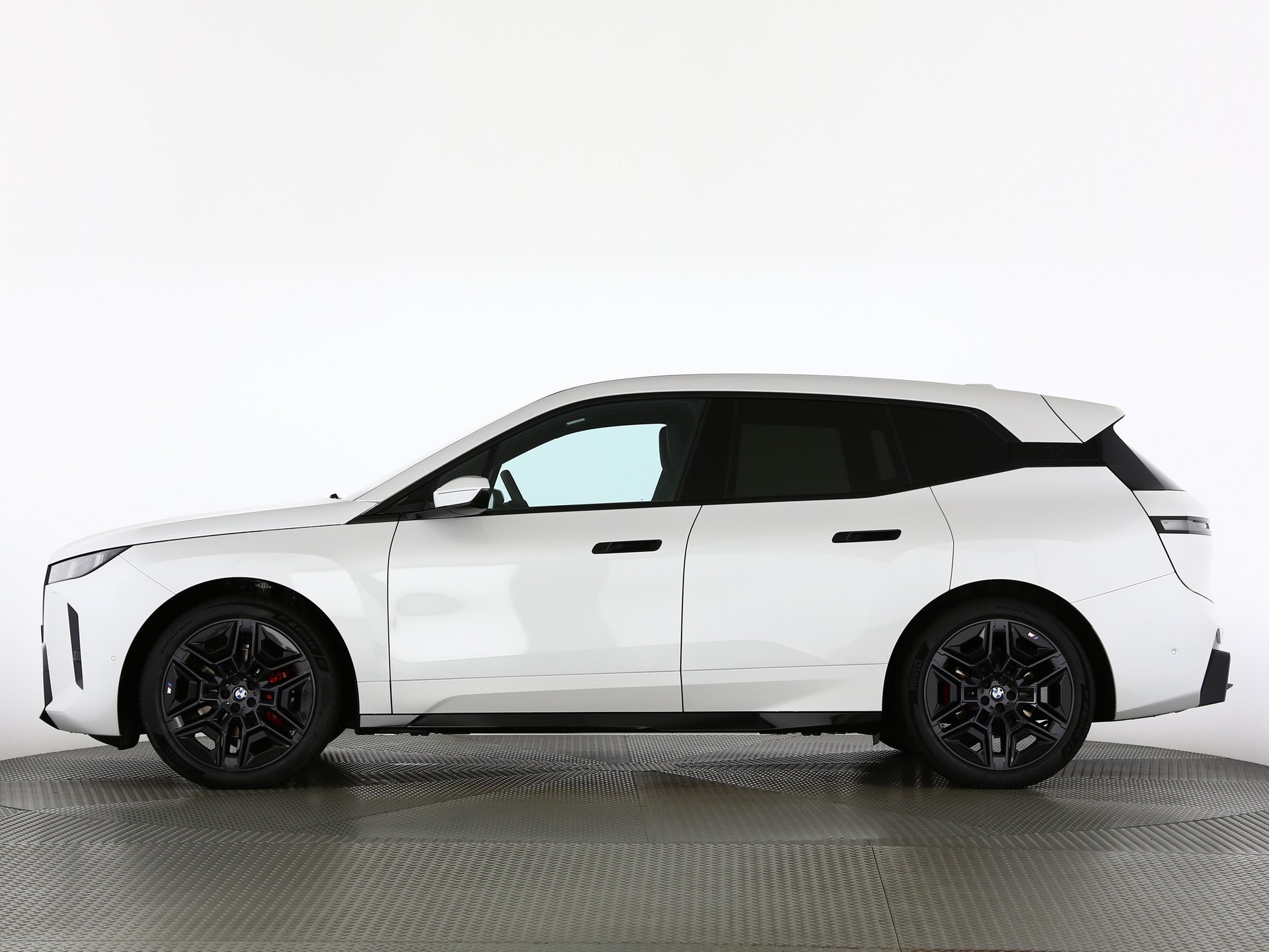 BMW iX xDrive60-image-2