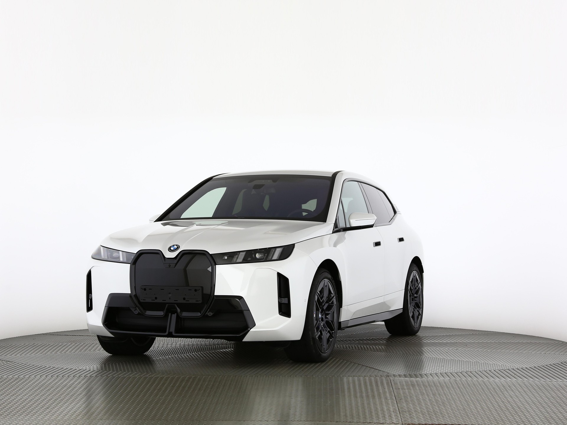BMW iX xDrive60-image-0