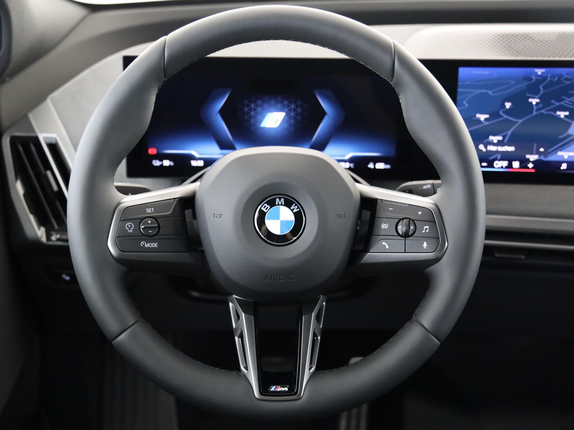 BMW iX xDrive60-image-18