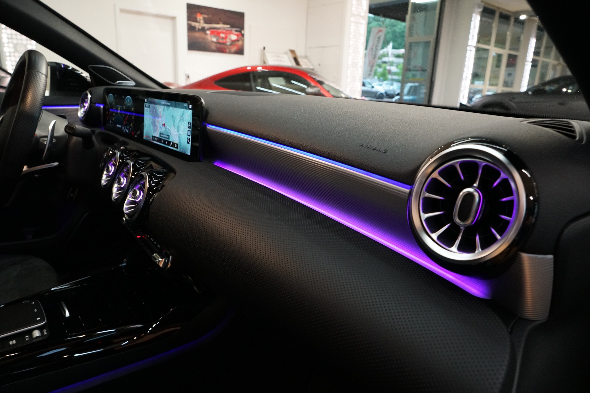 MERCEDES-BENZ A 35 AMG 4Matic Speedshift-image-23