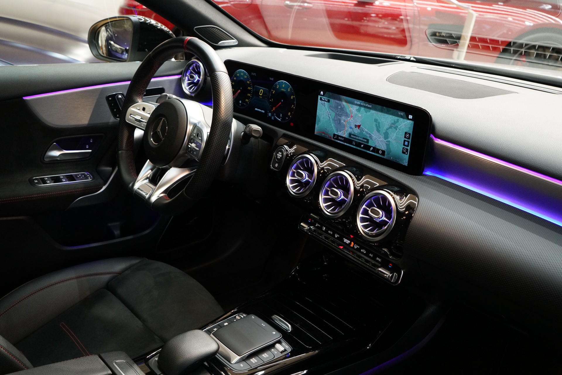 MERCEDES-BENZ A 35 AMG 4Matic Speedshift-image-22