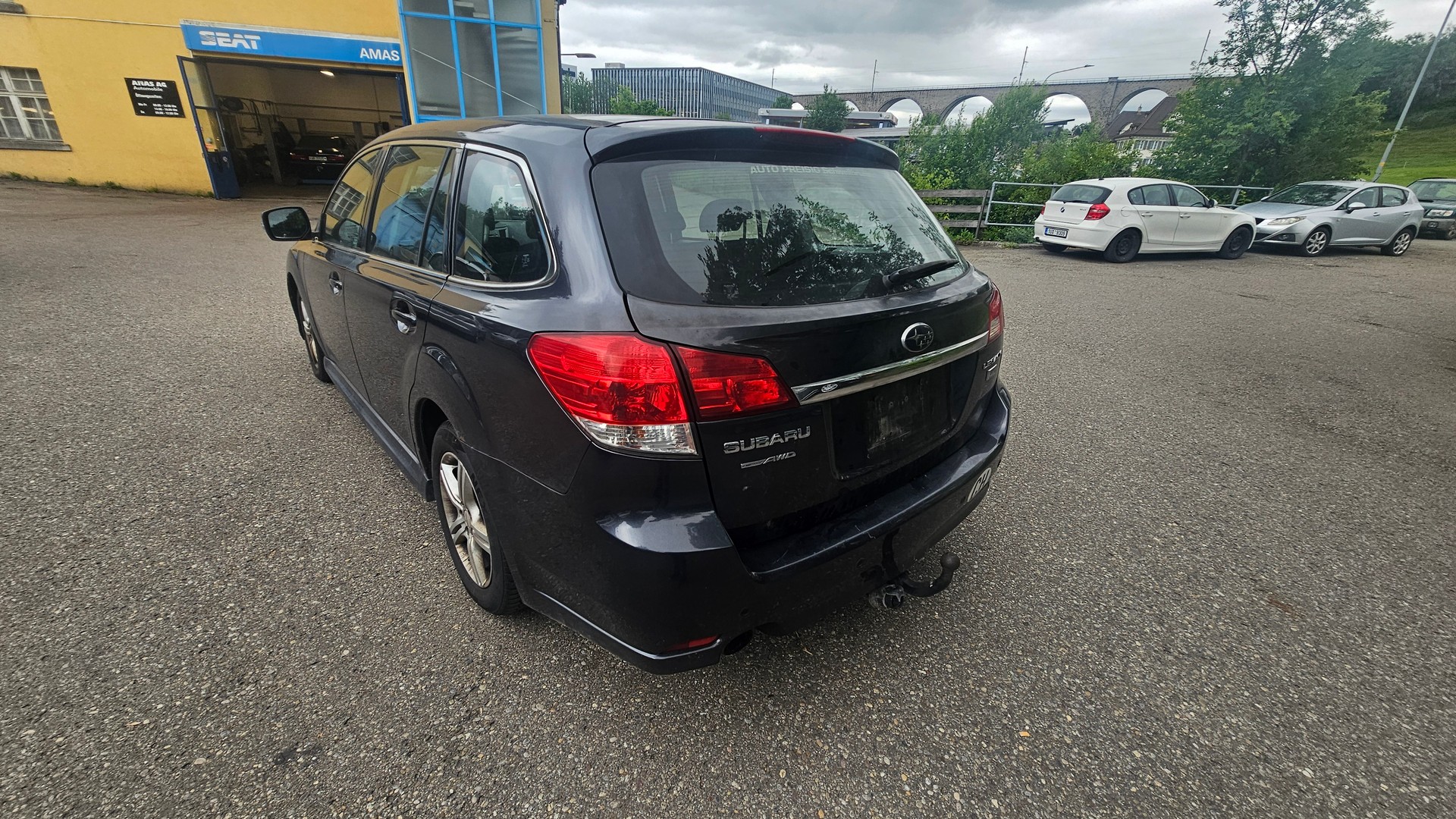 SUBARU Legacy 2.0D Swiss Special AWD-image-5
