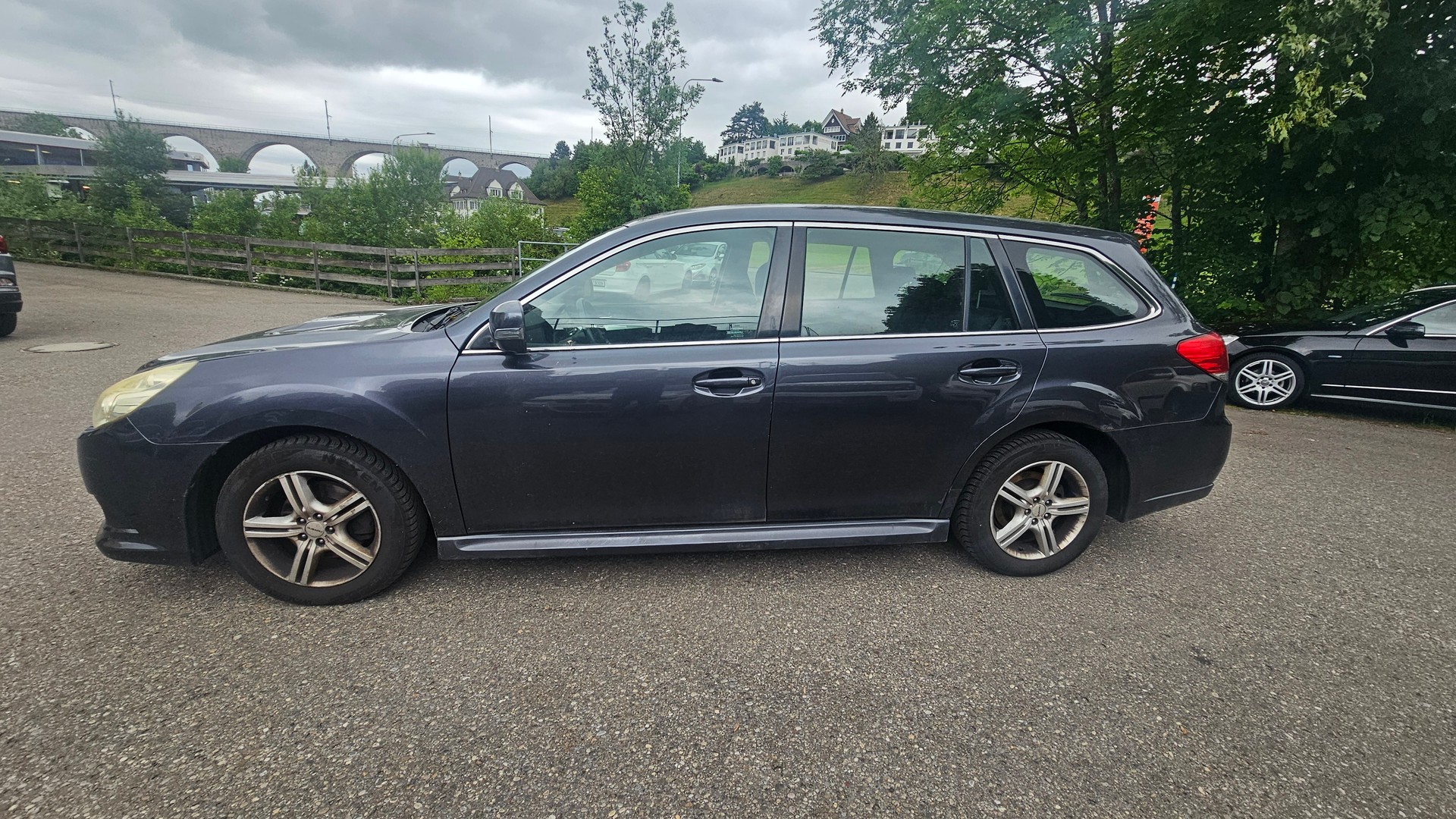 SUBARU Legacy 2.0D Swiss Special AWD-image-1