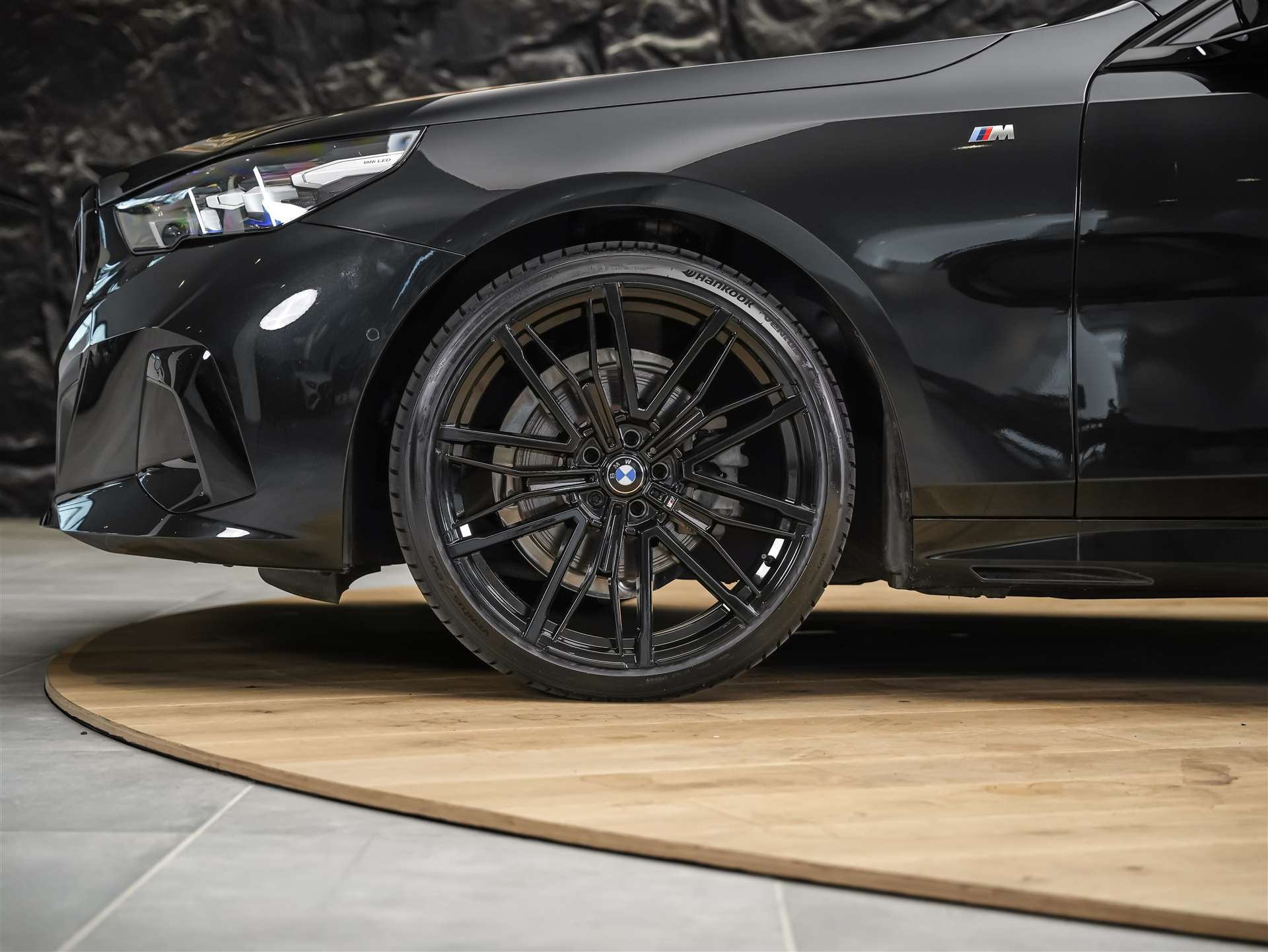 BMW 520i M Sport Steptronic *Werksgarantie*21" Felgen*Sitzlüftung*Head-Up*-image-17