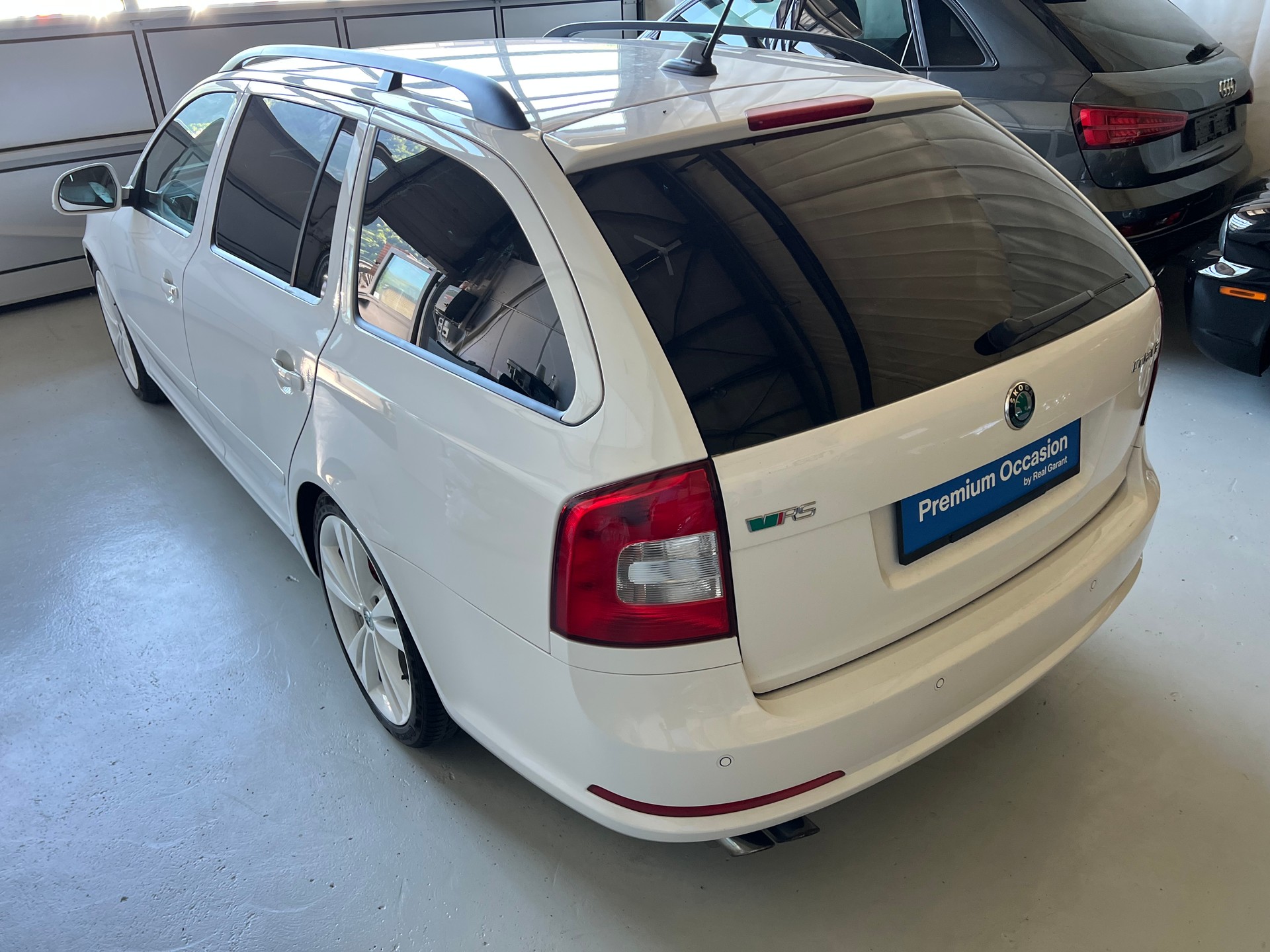 SKODA Octavia Combi 2.0 TSI RS DSG *** Navigation * Leder * 8 fachbereift * mit frisch ab MFK * 1 Jahr Garantie möglich ***-image-3