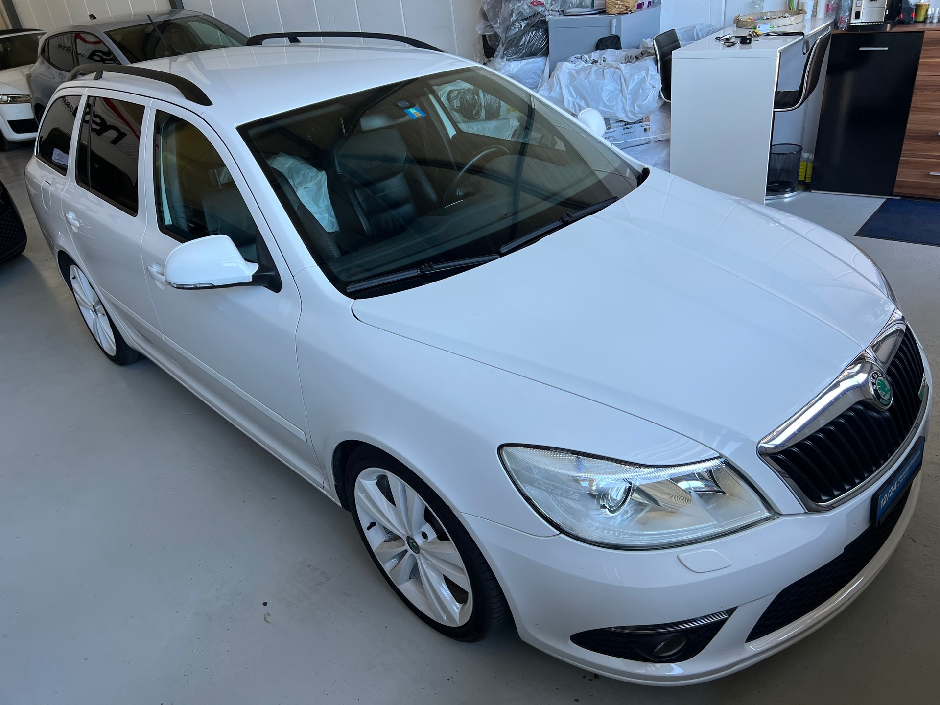 SKODA Octavia Combi 2.0 TSI RS DSG *** Navigation * Leder * 8 fachbereift * mit frisch ab MFK * 1 Jahr Garantie möglich ***-image-1