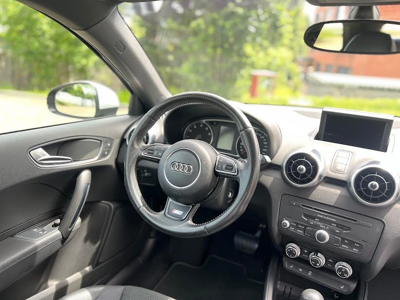 AUDI A1 Sport 1.4 TFSI Ambition S-tronic-image-9
