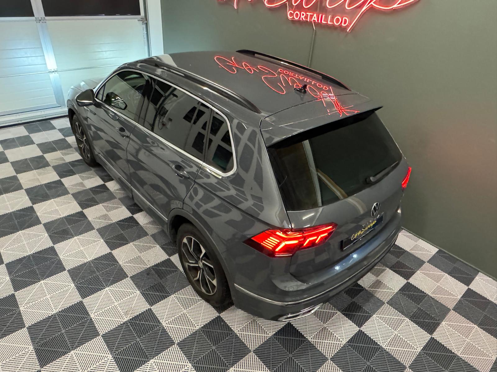 VW Tiguan 2.0TSI R-Line 4Motion DSG-image-2