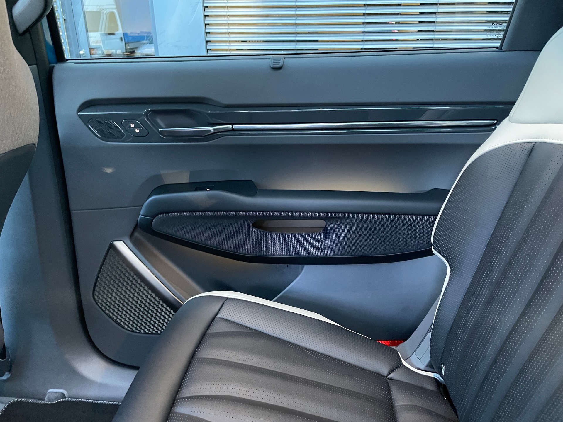 KIA EV9 99,8 kWh GT-Line 4x4 mit Panoramadach, 7-Sitzer-image-21