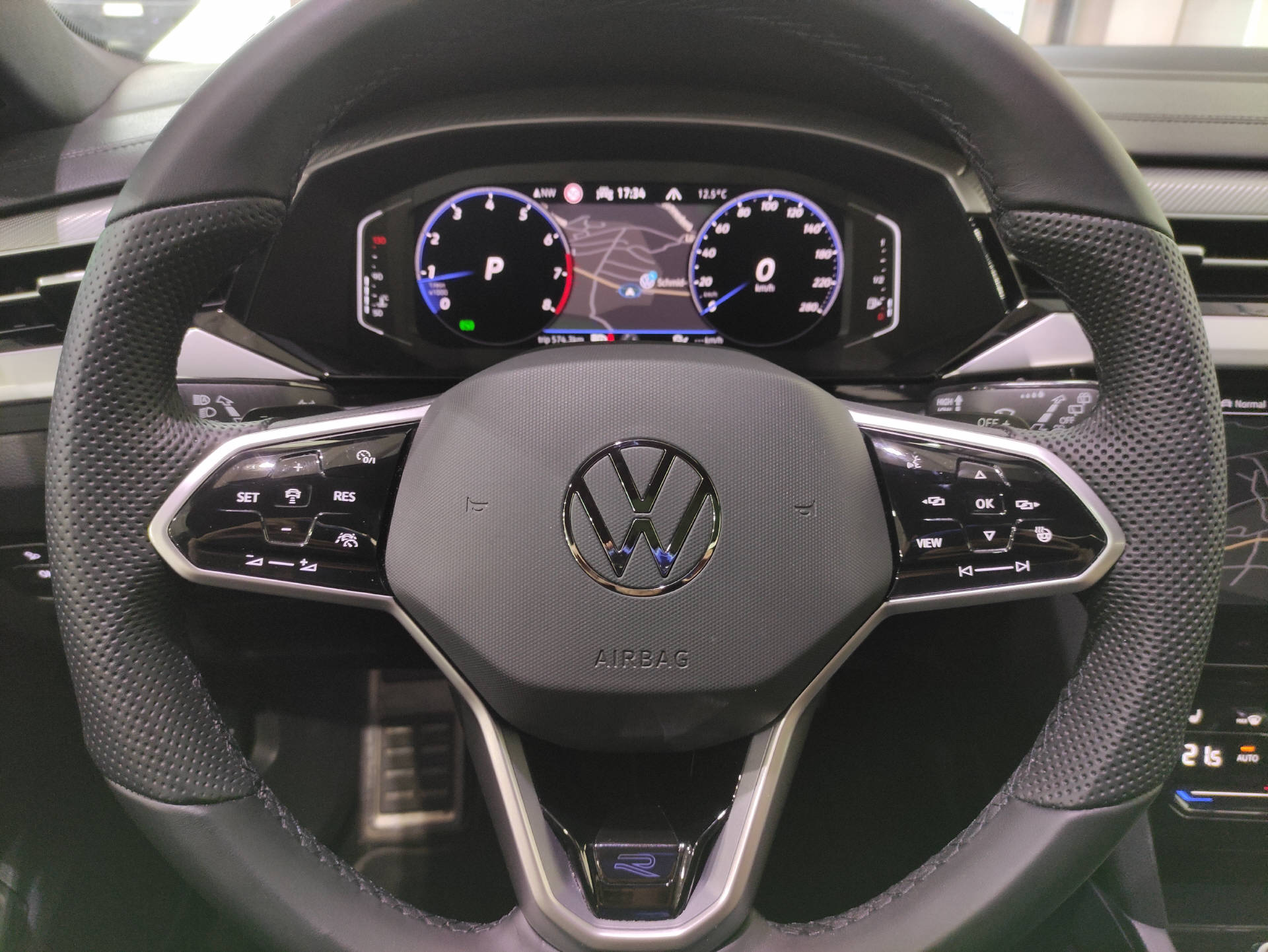VW Arteon Shooting Brake 2.0 TSI R-Line DSG 4m-image-6