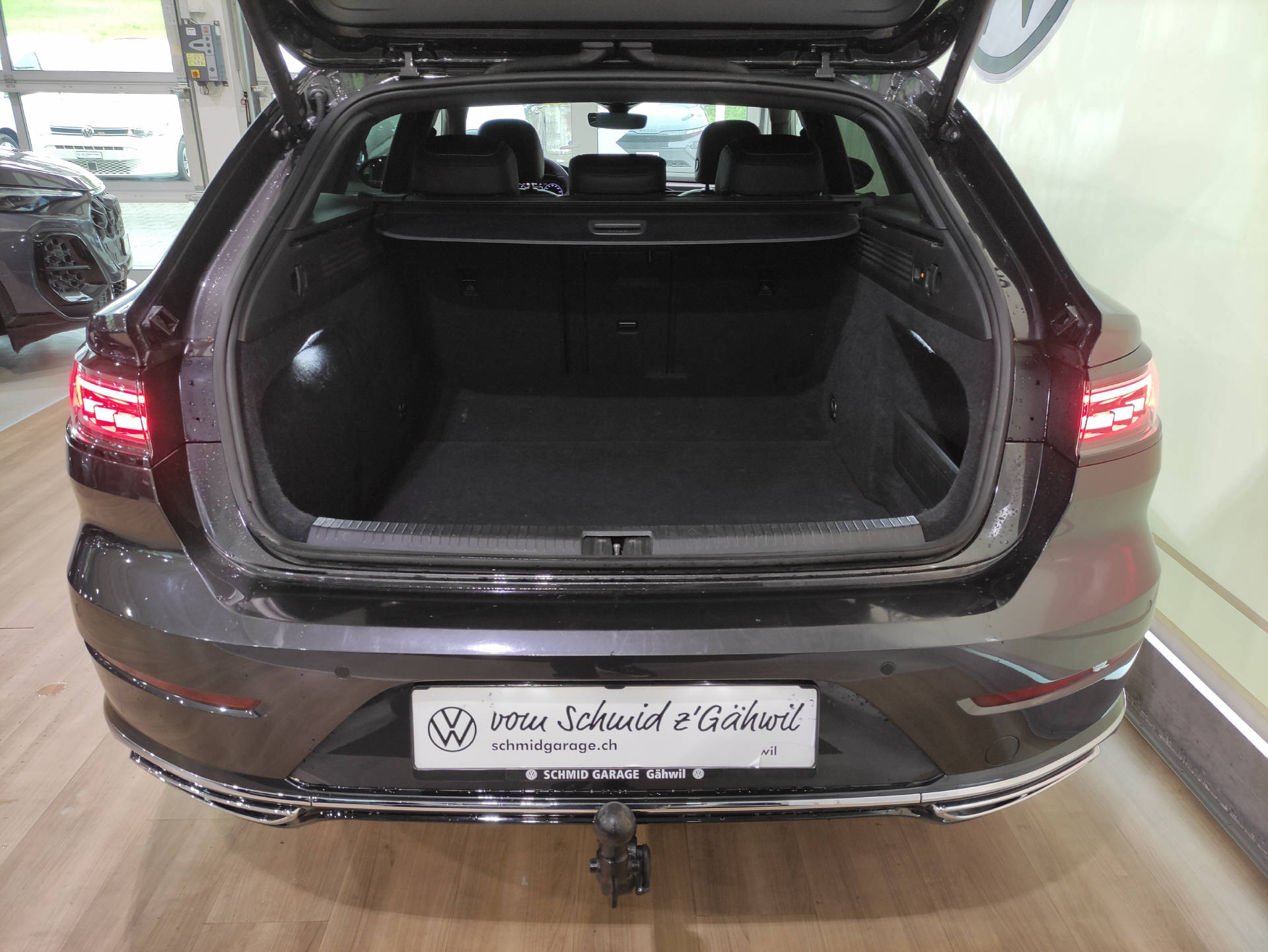 VW Arteon Shooting Brake 2.0 TSI R-Line DSG 4m-image-17