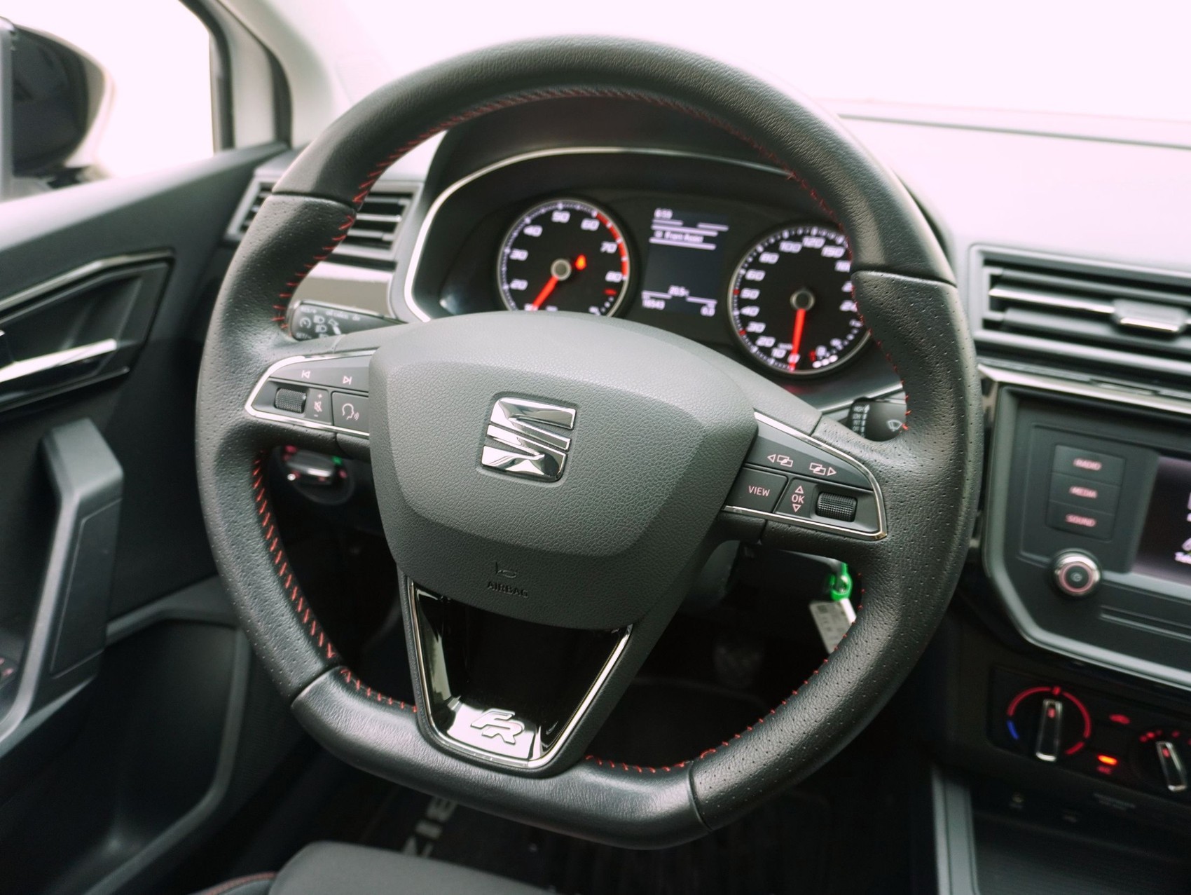 SEAT Ibiza 1.0 TSI-image-11
