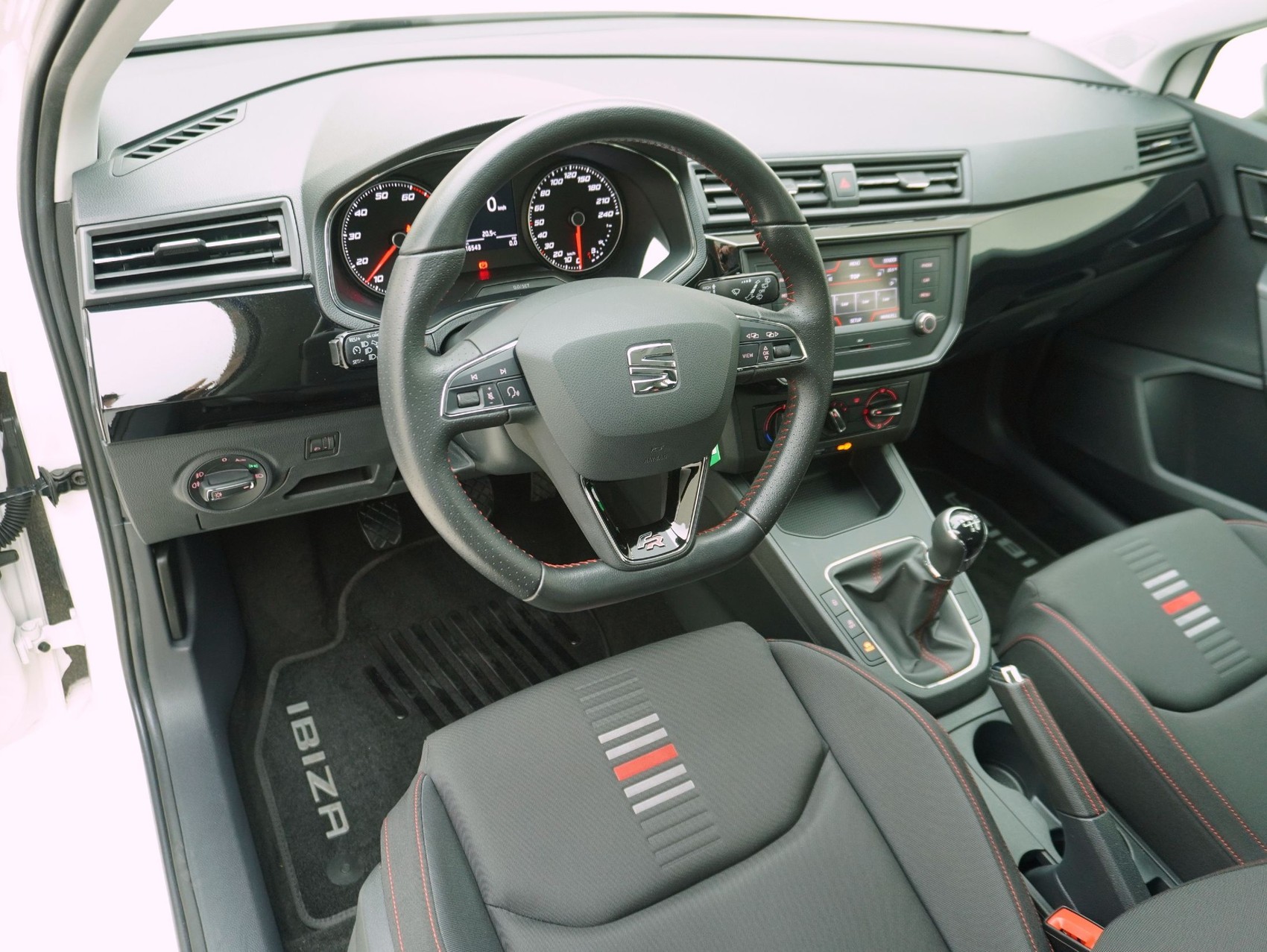 SEAT Ibiza 1.0 TSI-image-10