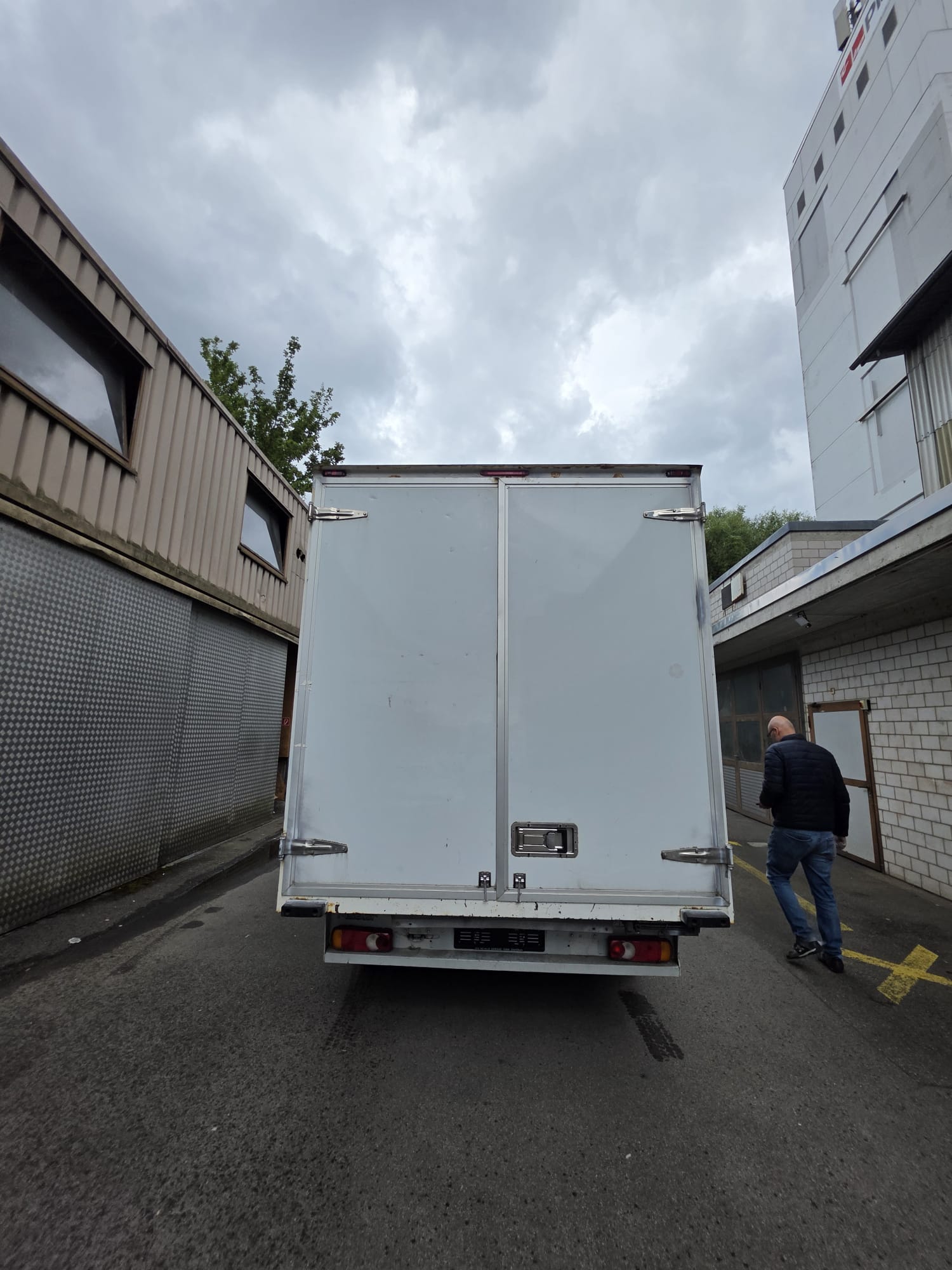 RENAULT 2.3 dCi 145 TwinTurbo-image-2