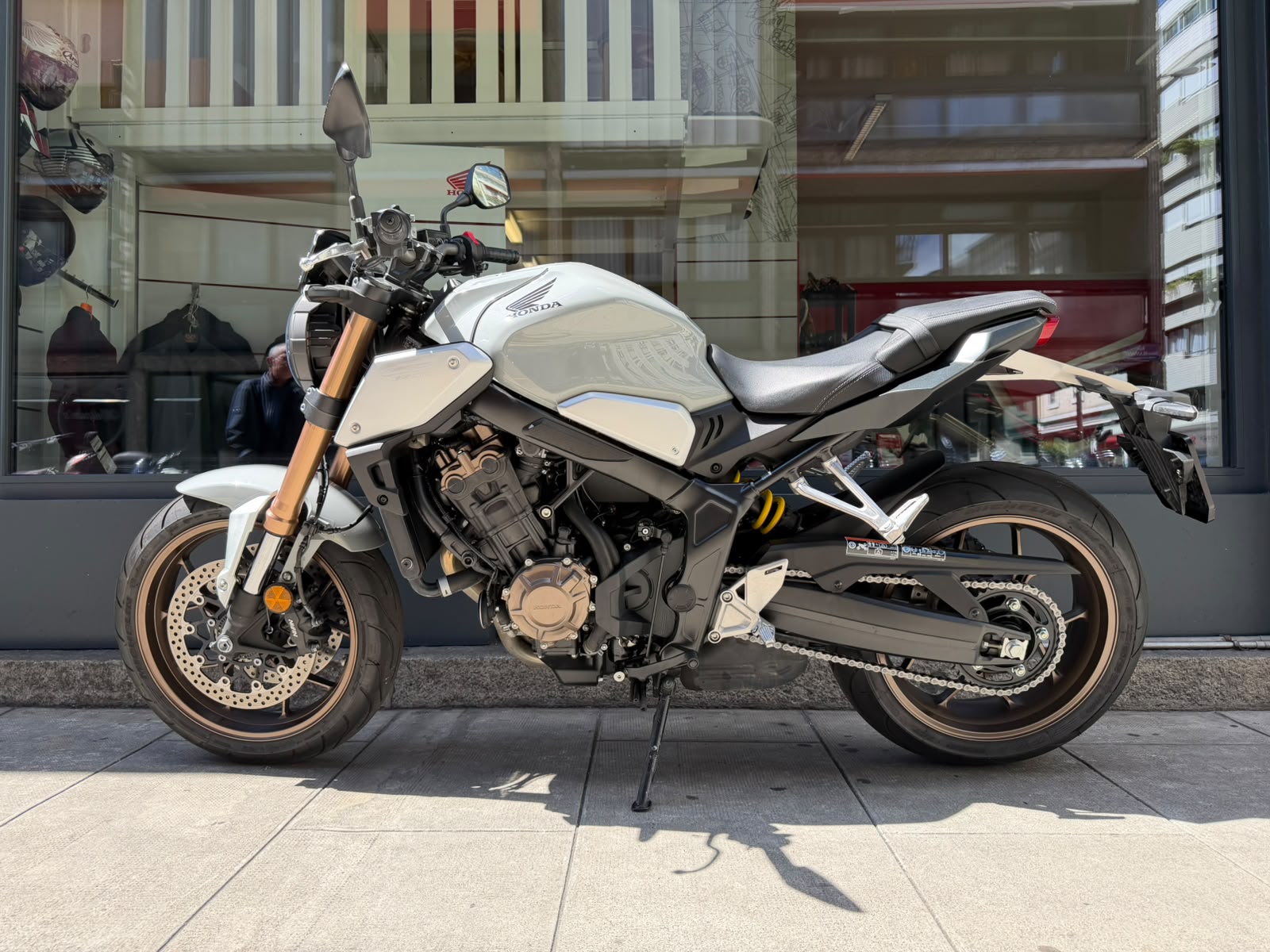HONDA CB 650 R-image-6