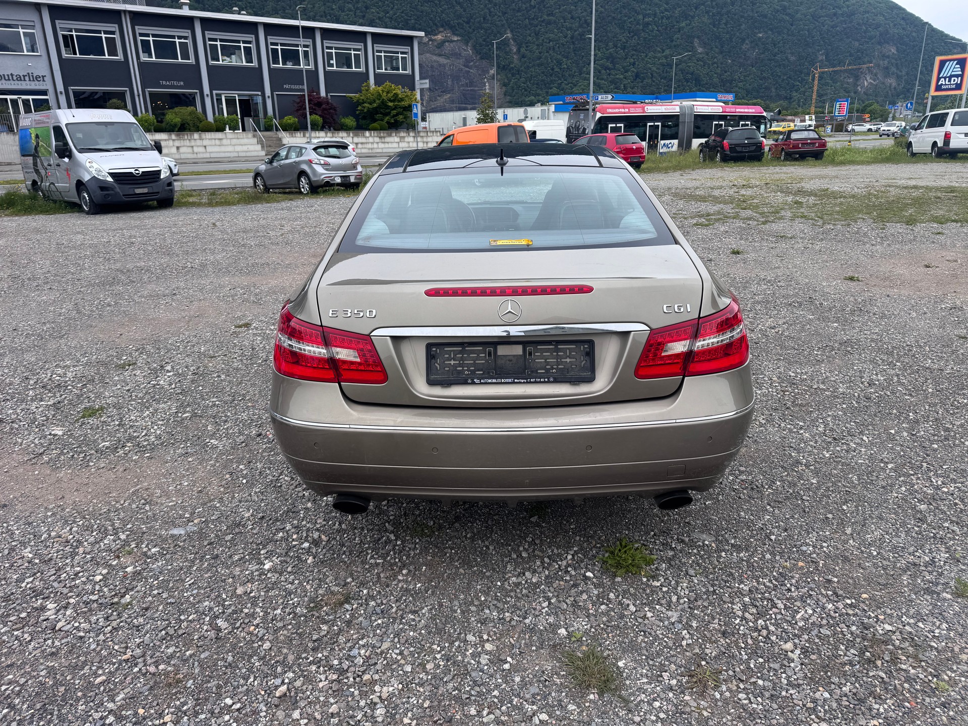 MERCEDES-BENZ E 350 CGI BlueEfficiency 7G-Tronic-image-5