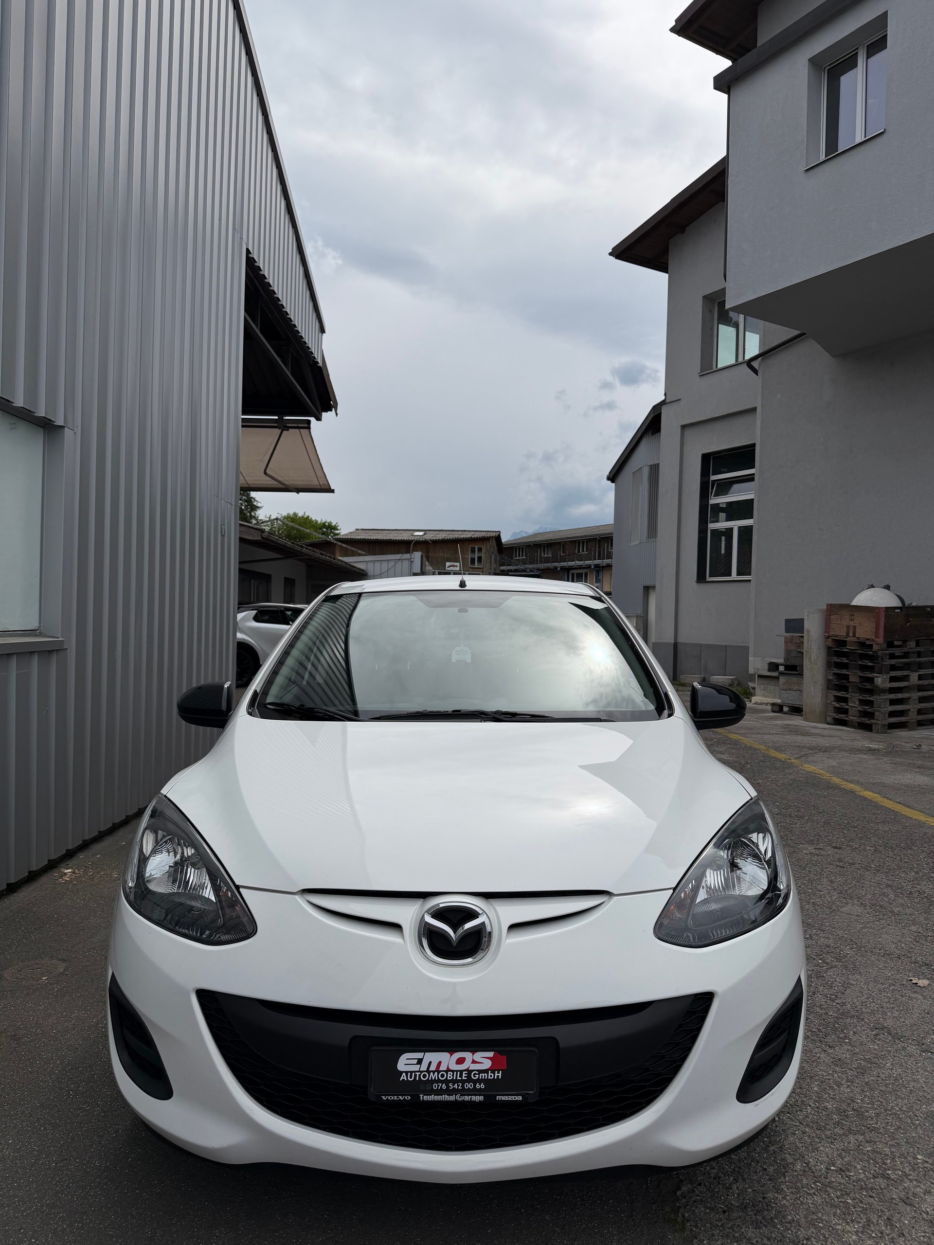 MAZDA 2 1.3i 16V Voila ma Suisse Edition-image-1