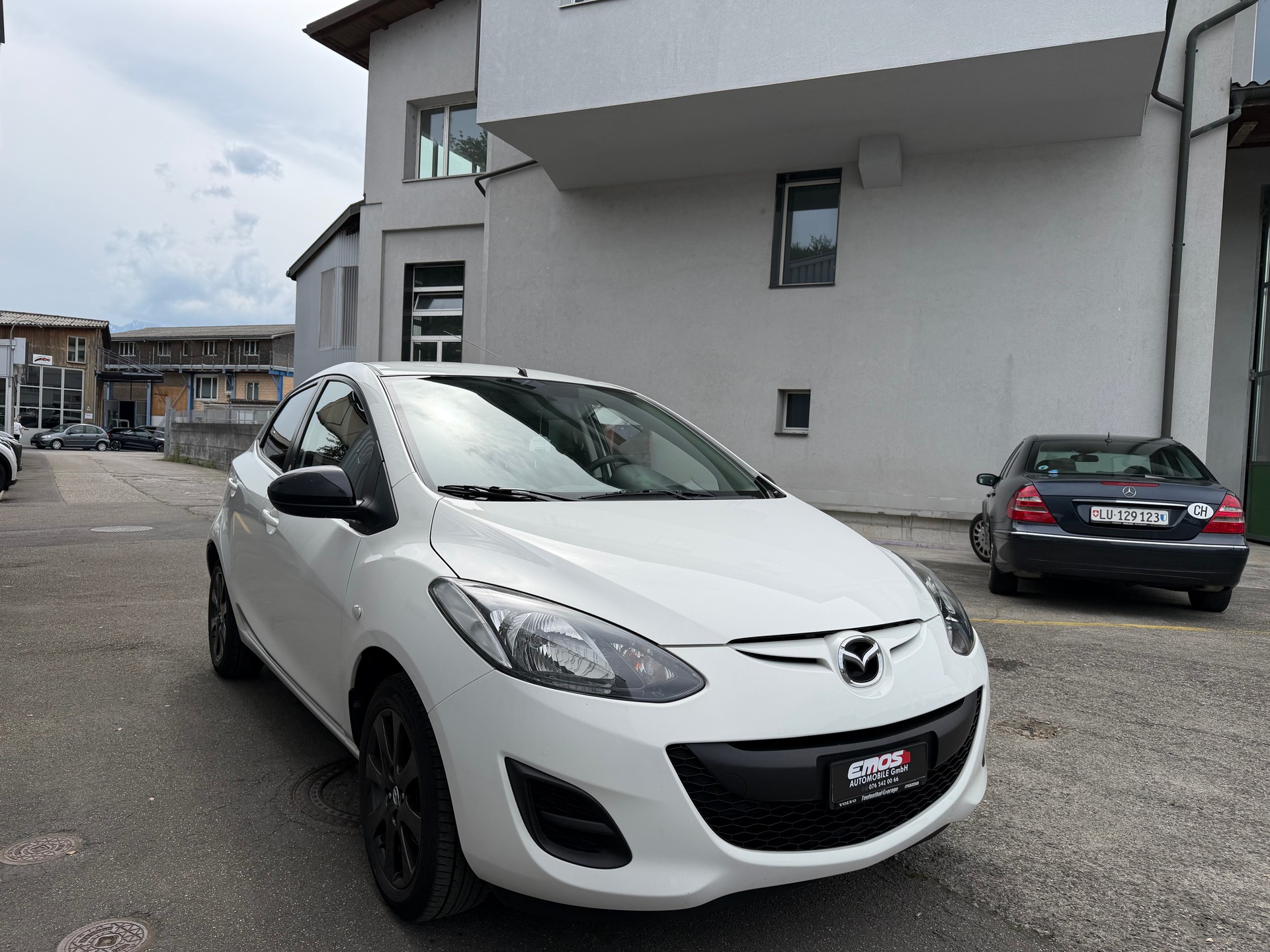 MAZDA 2 1.3i 16V Voila ma Suisse Edition-image-2