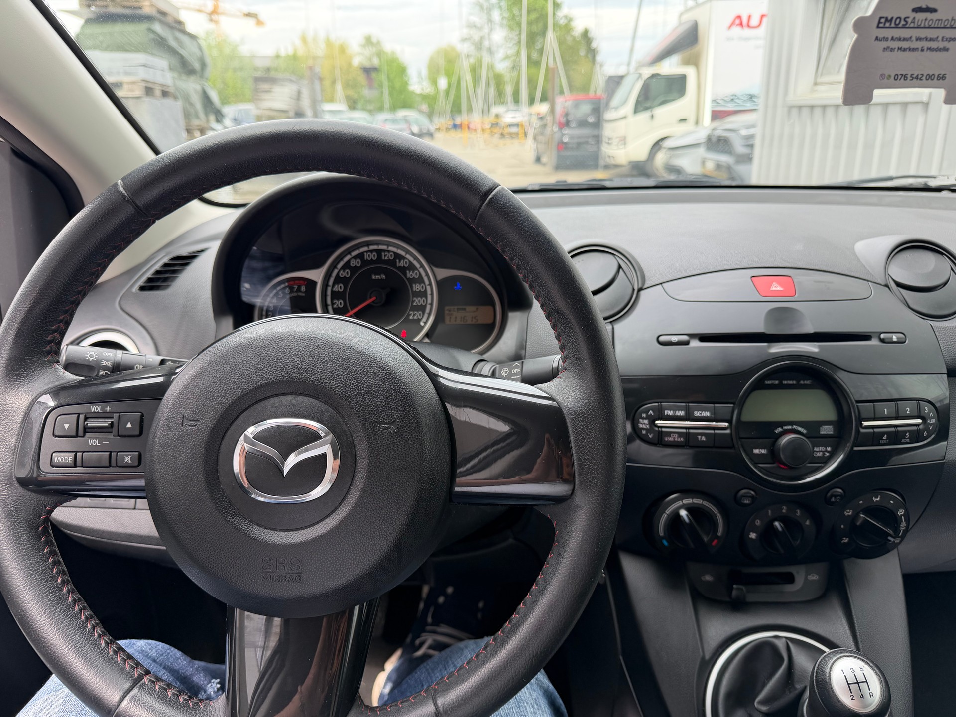 MAZDA 2 1.3i 16V Voila ma Suisse Edition-image-13
