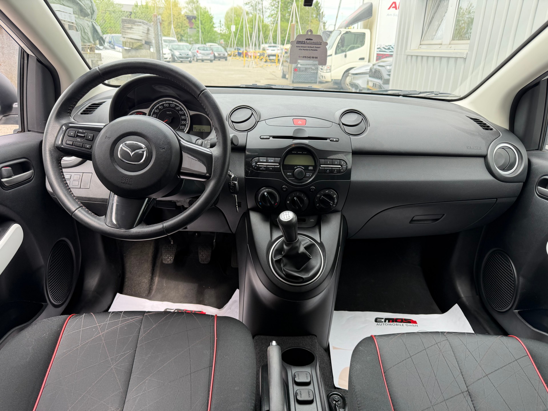 MAZDA 2 1.3i 16V Voila ma Suisse Edition-image-7