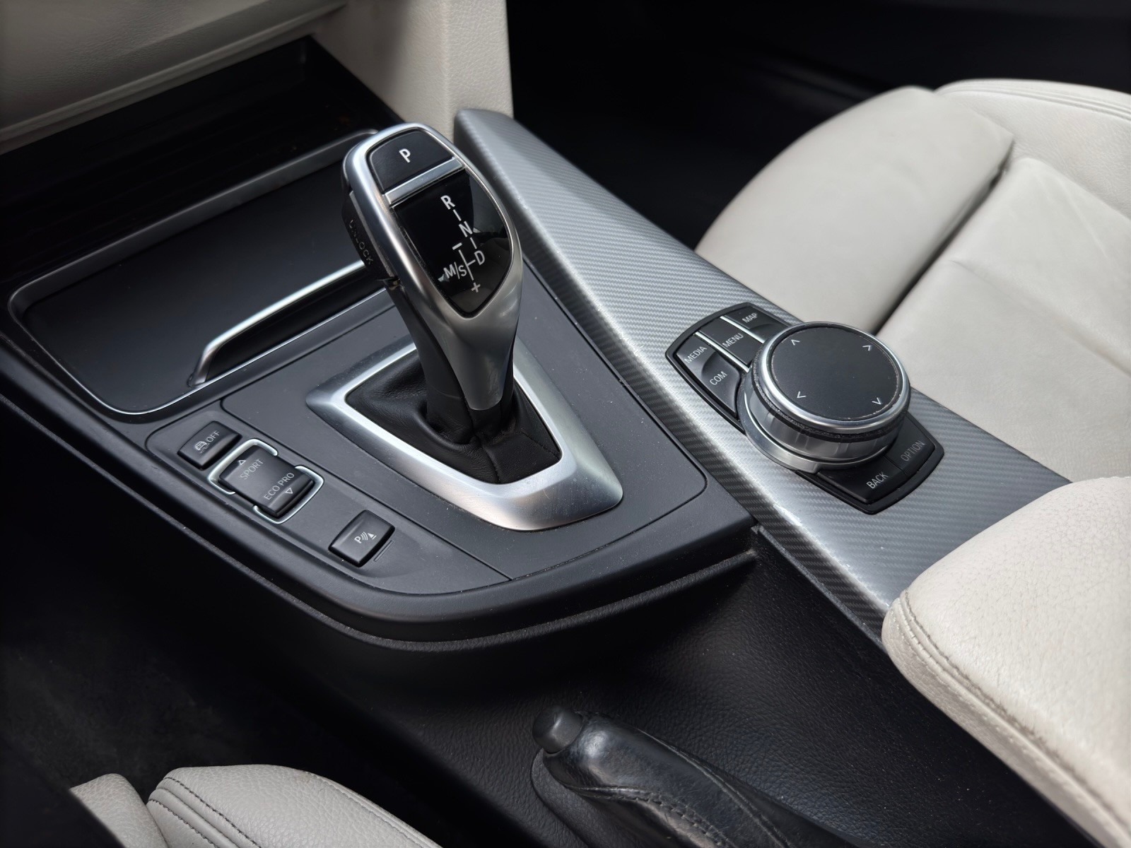 BMW 430i Coupé xDrive M Sport Steptronic-image-13