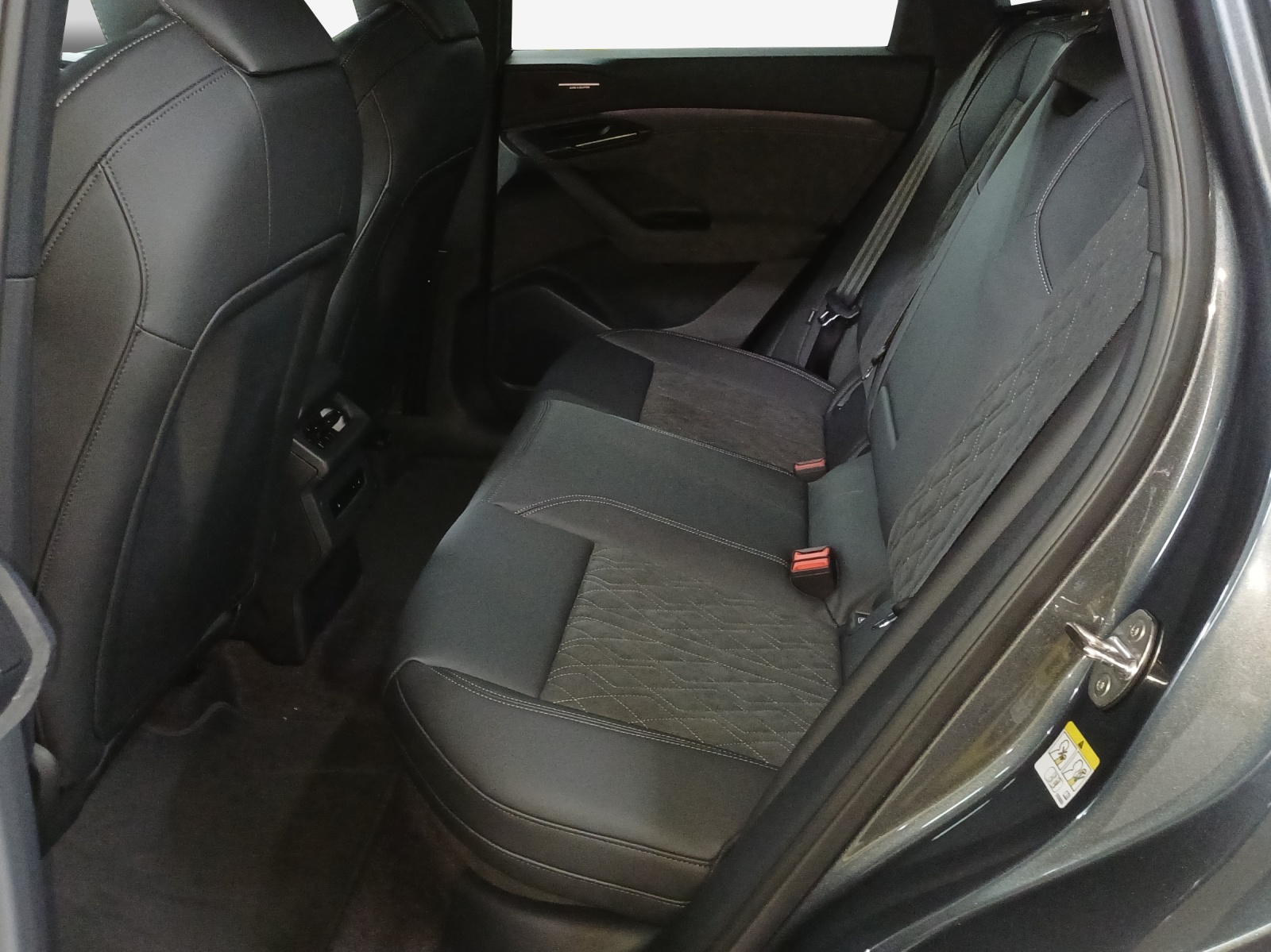 AUDI SQ6 e-tron quattro-image-11