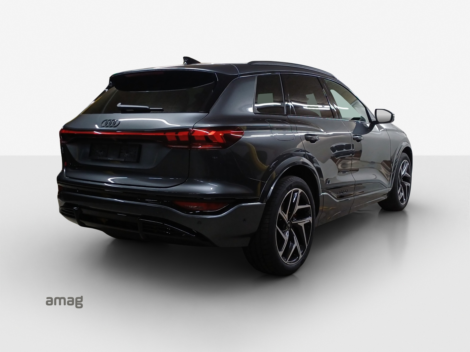 AUDI SQ6 e-tron quattro-image-4
