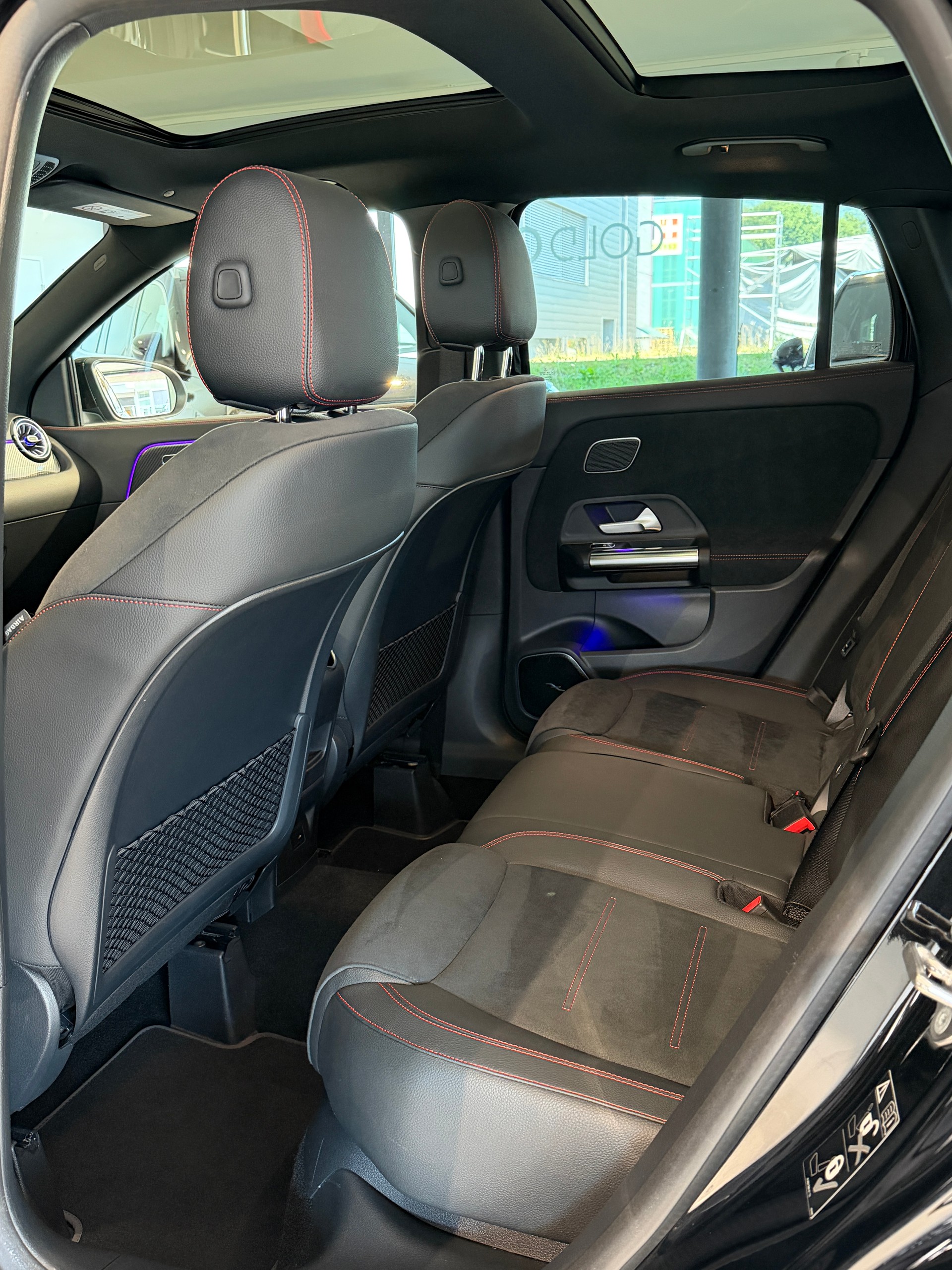MERCEDES-BENZ GLA 250 4Matic AMG Line 8G-DCT-image-11