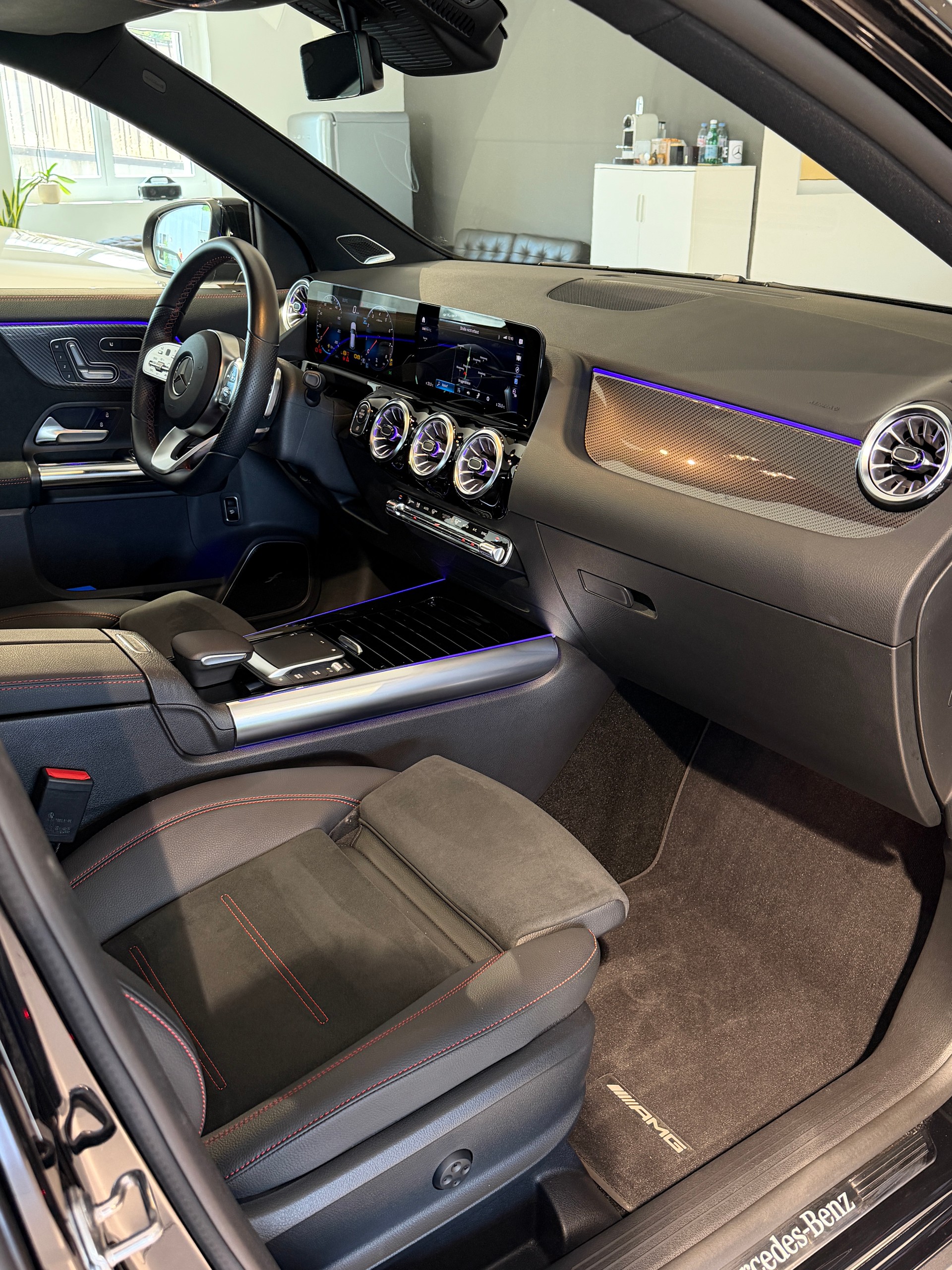 MERCEDES-BENZ GLA 250 4Matic AMG Line 8G-DCT-image-9