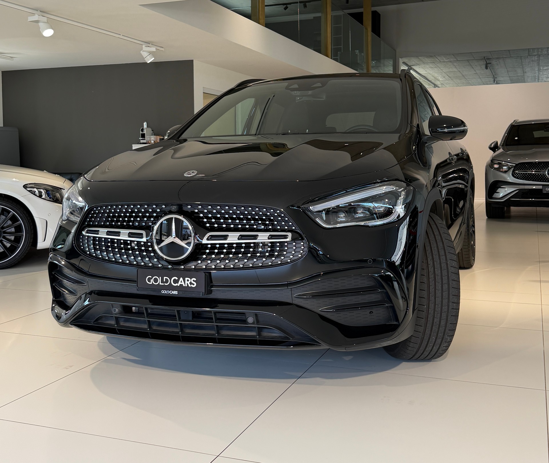 MERCEDES-BENZ GLA 250 4Matic AMG Line 8G-DCT-image-2