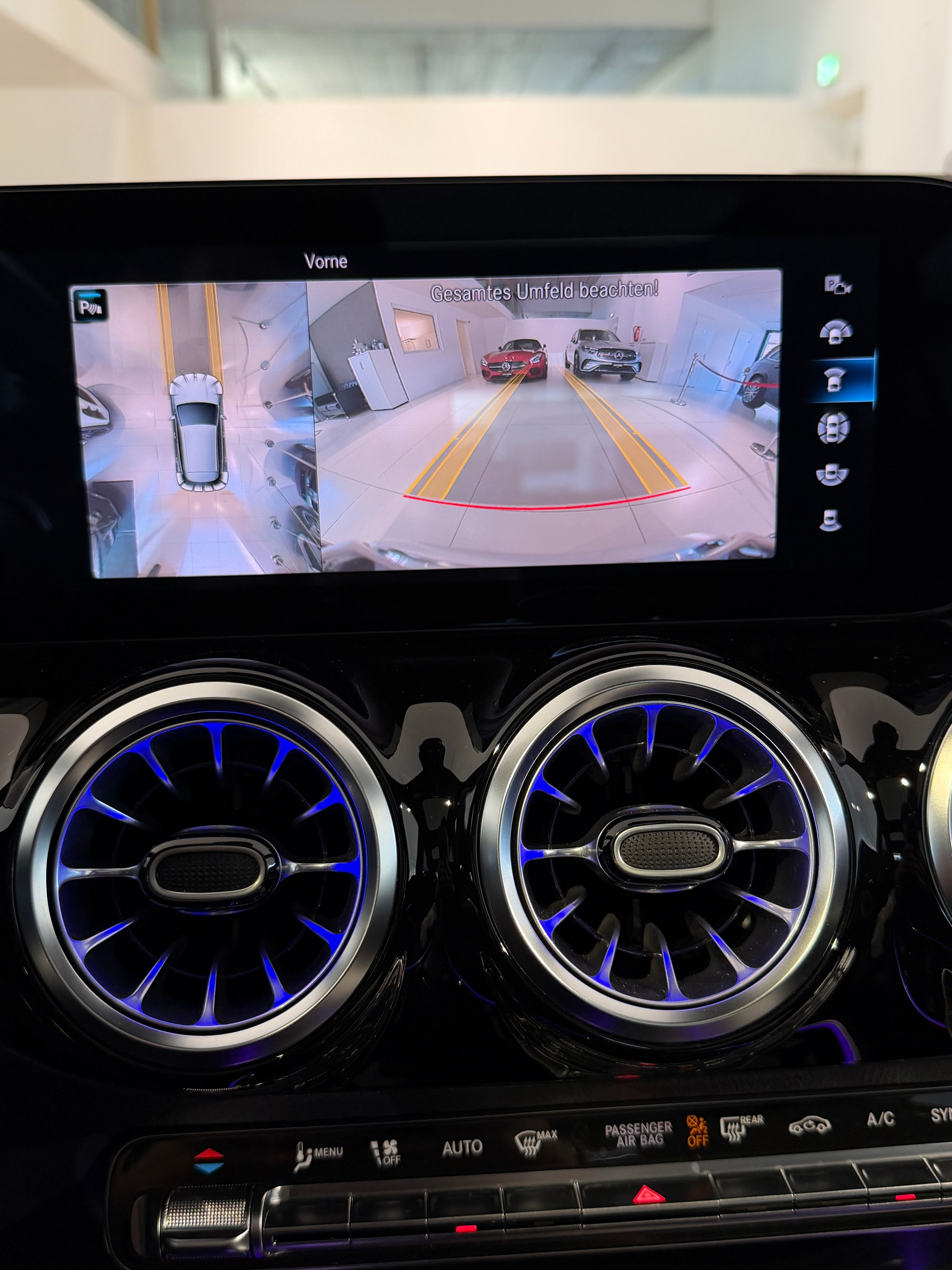 MERCEDES-BENZ GLA 250 4Matic AMG Line 8G-DCT-image-13
