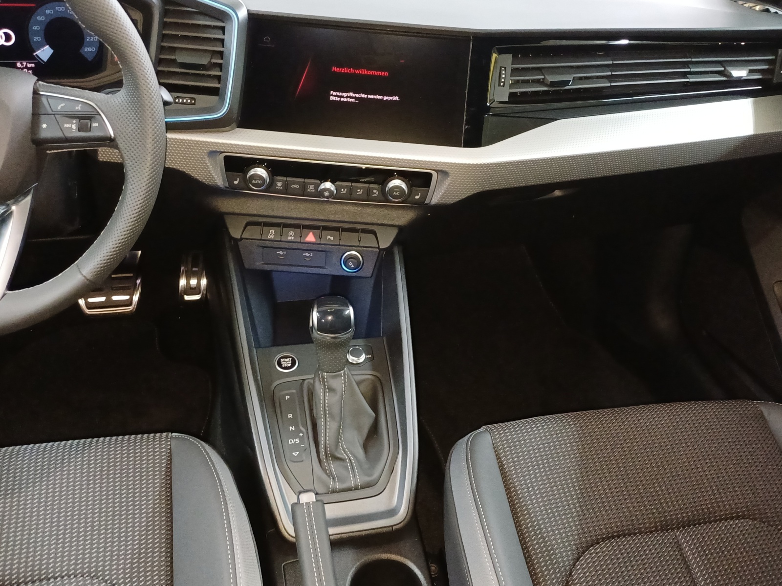 AUDI A1 Sportback 30 TFSI S Line Attraction S-tronic-image-10