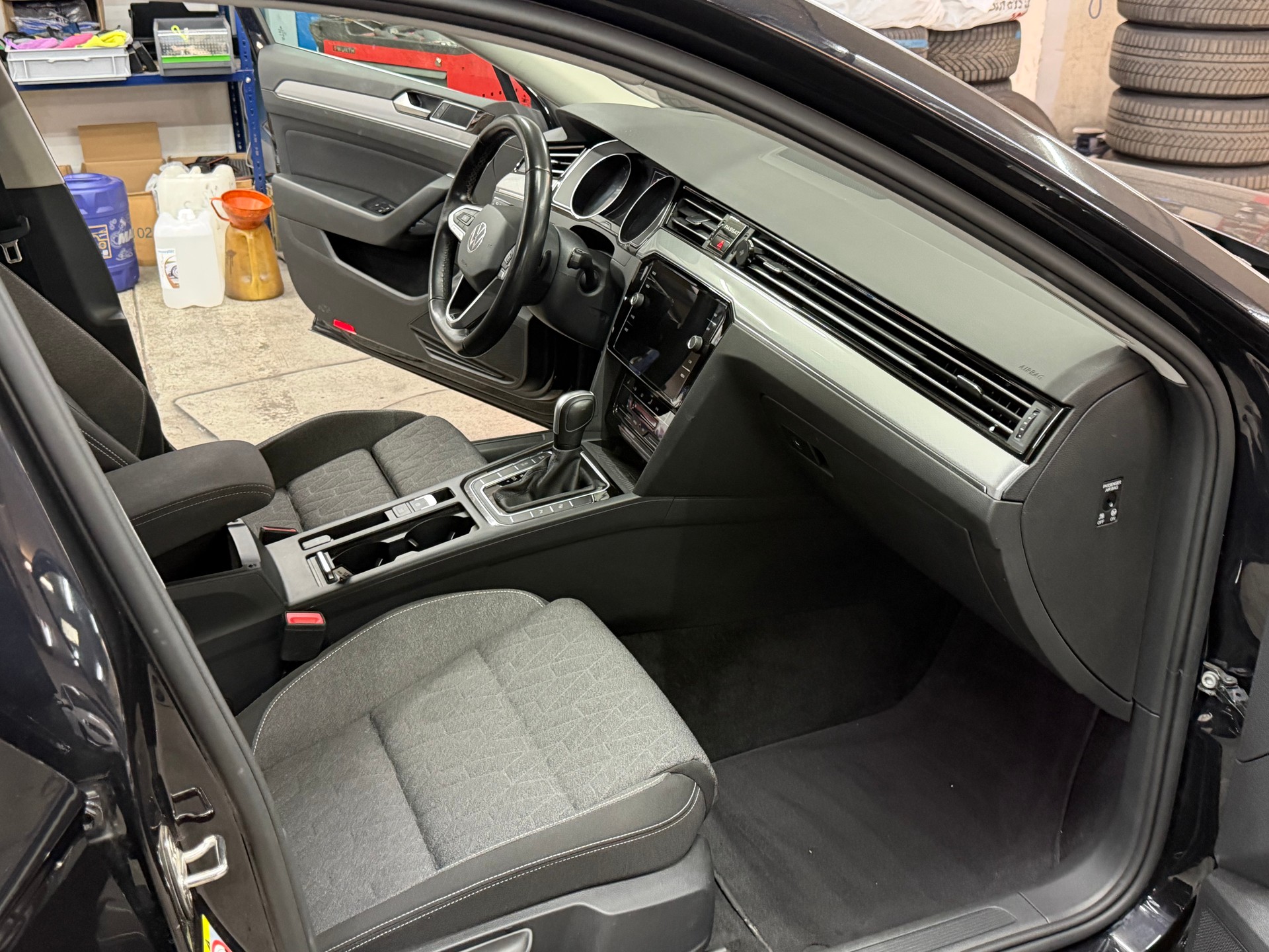 VW Passat 2.0 TDI BMT Business DSG-image-7