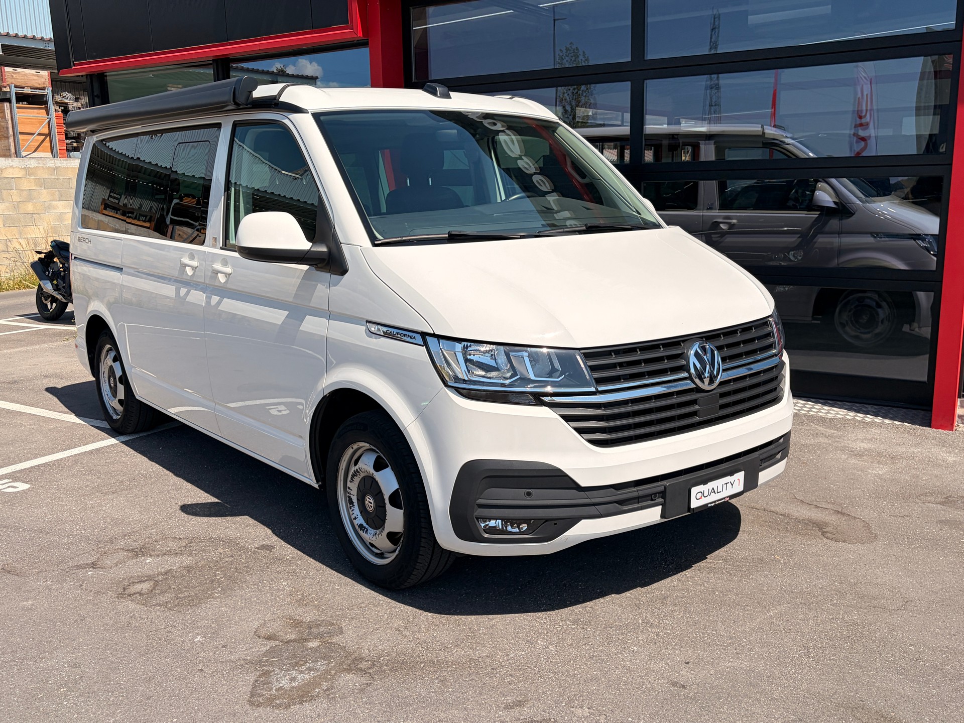 VW T6.1 California 2.0 TDI Beach Liberty DSG-image-2