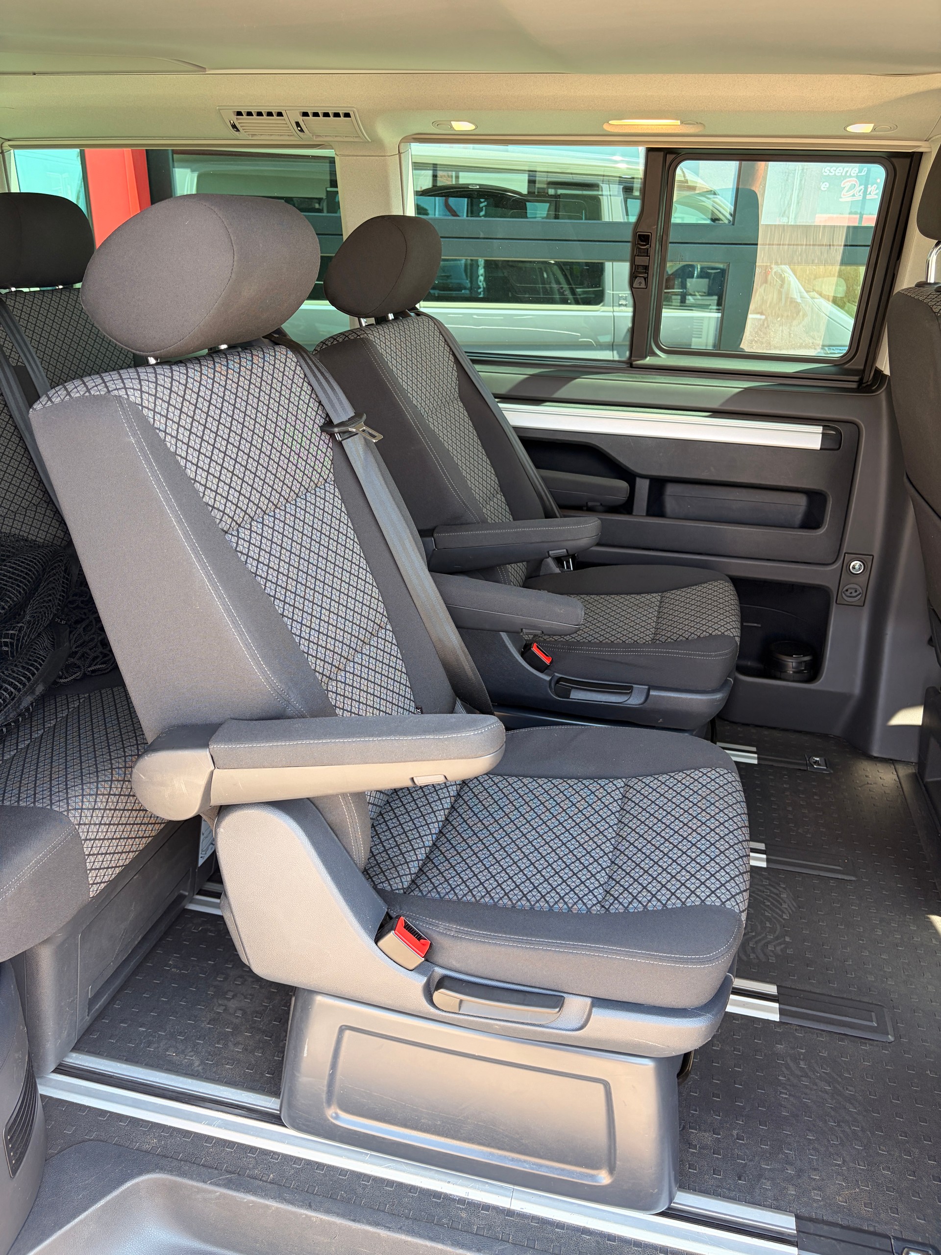 VW T6.1 California 2.0 TDI Beach Liberty DSG-image-9