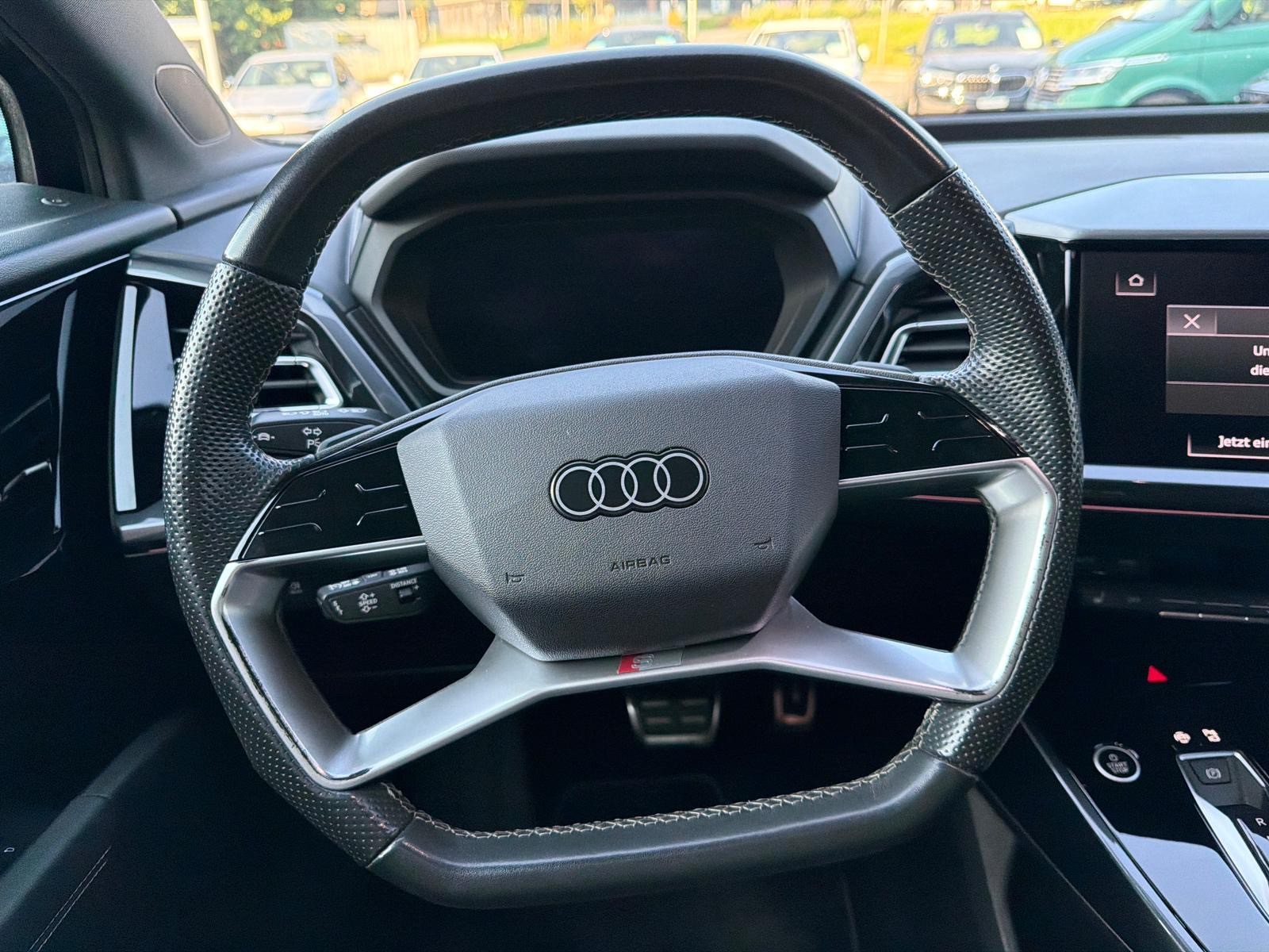 AUDI Q4 Sportback S-LINE e-tron 40-image-8