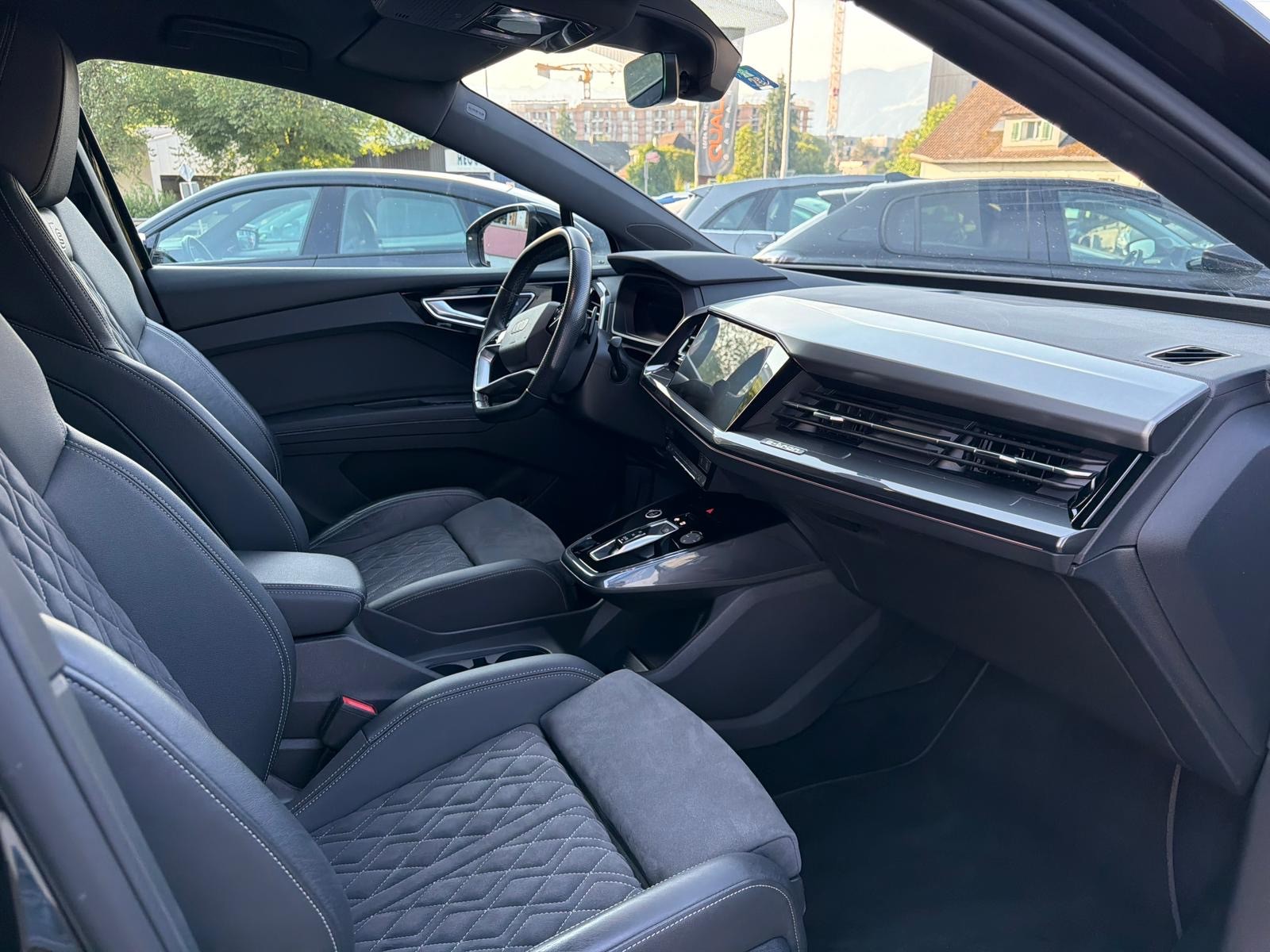 AUDI Q4 Sportback S-LINE e-tron 40-image-7