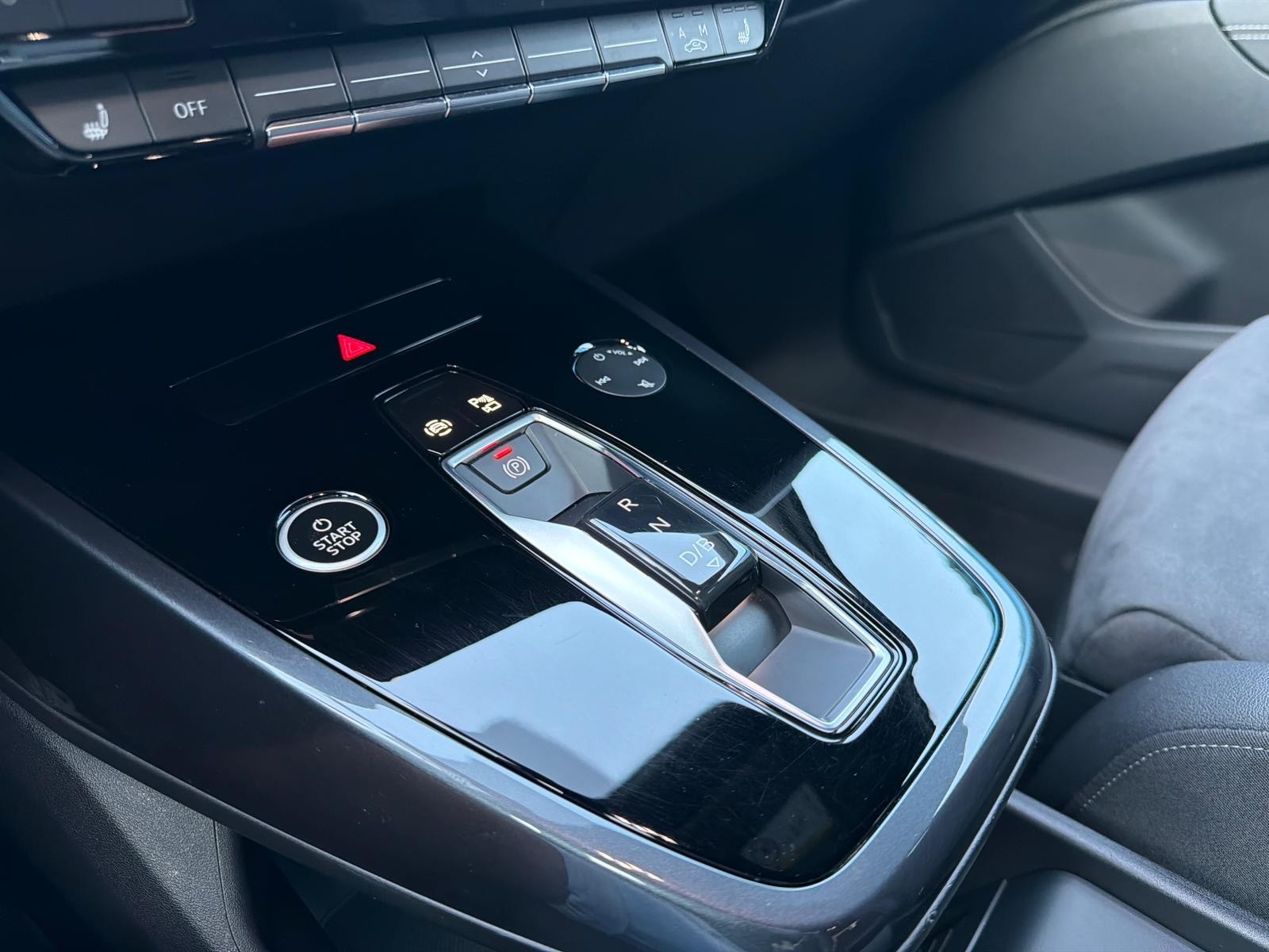 AUDI Q4 Sportback S-LINE e-tron 40-image-19