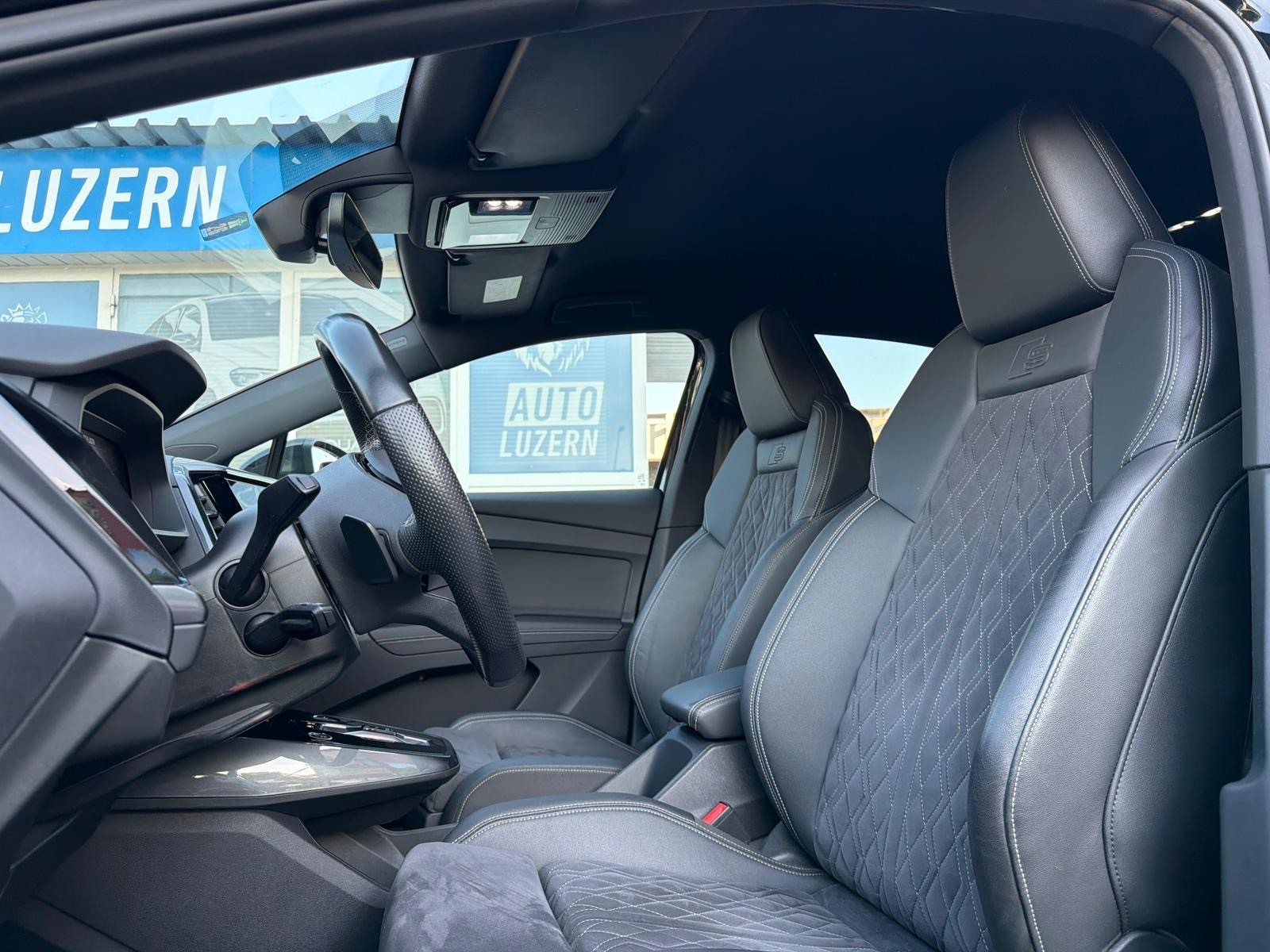 AUDI Q4 Sportback S-LINE e-tron 40-image-6