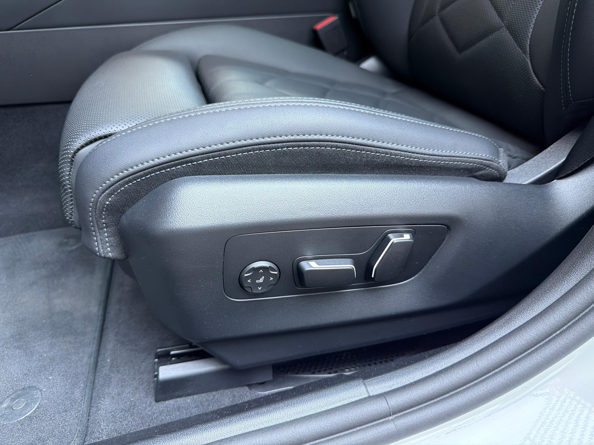 BMW 520d xDrive Touring M-Sport-image-10