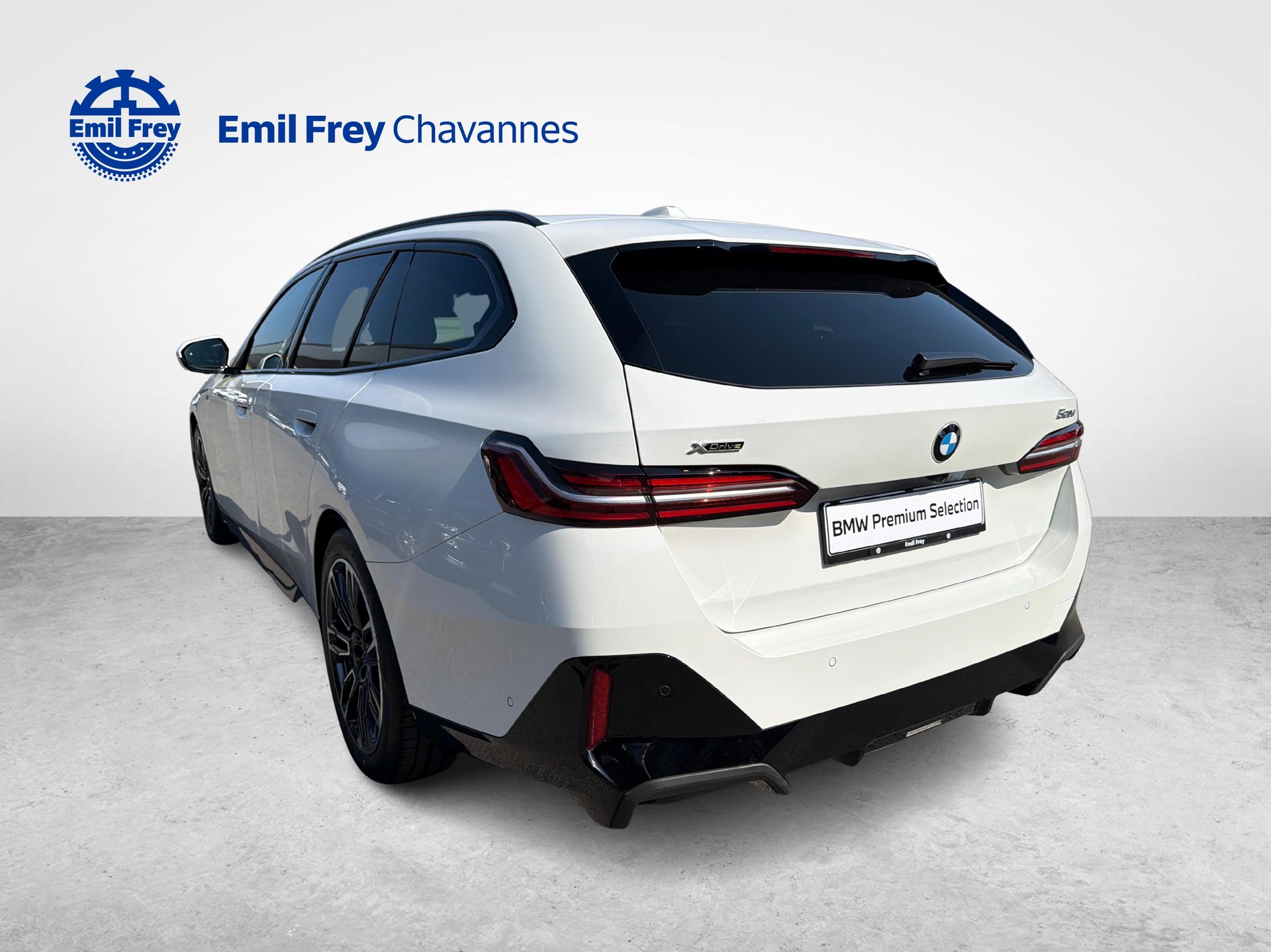 BMW 520d xDrive Touring M-Sport-image-2