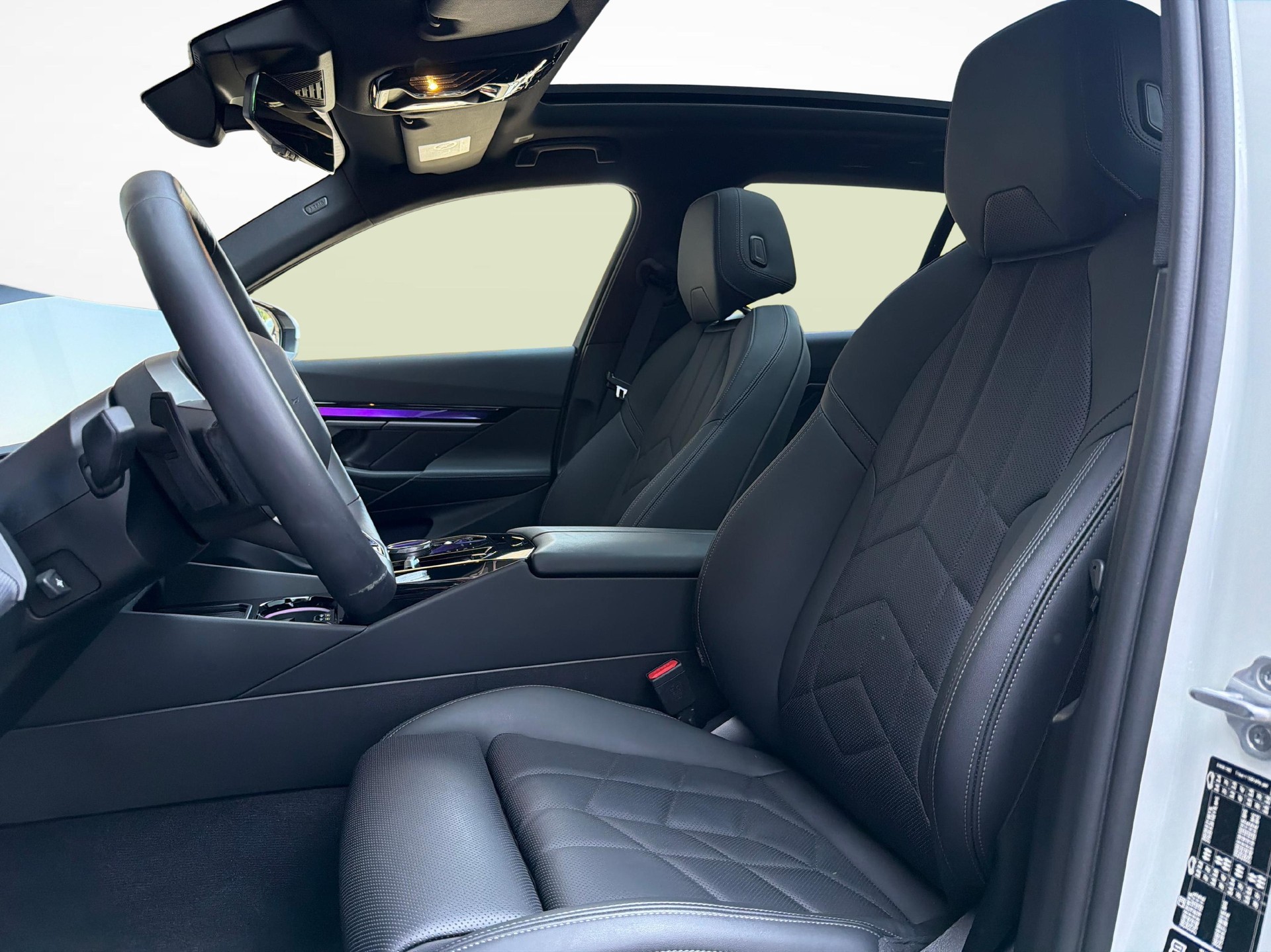 BMW 520d xDrive Touring M-Sport-image-9