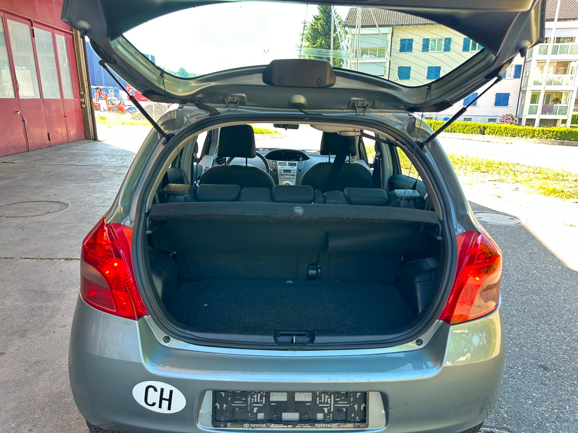 TOYOTA Yaris 1.3 Linea Sol-image-13