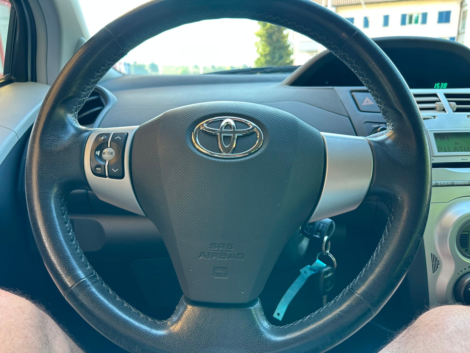 TOYOTA Yaris 1.3 Linea Sol-image-7
