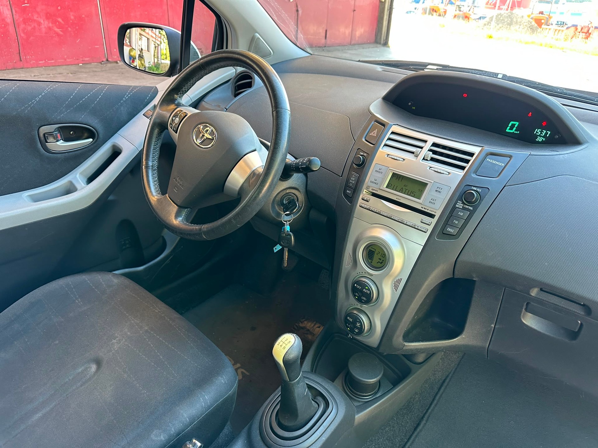 TOYOTA Yaris 1.3 Linea Sol-image-10