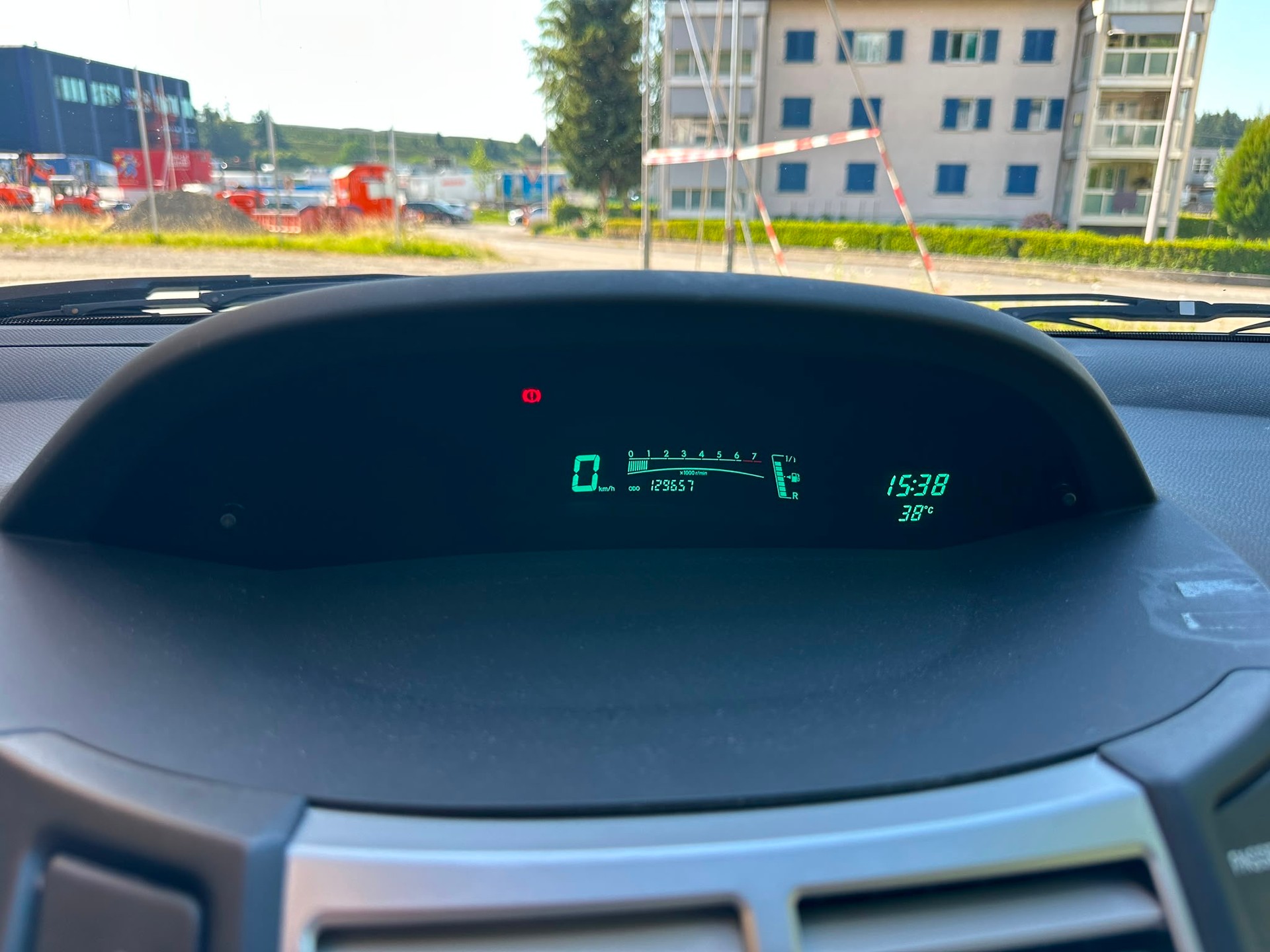 TOYOTA Yaris 1.3 Linea Sol-image-6
