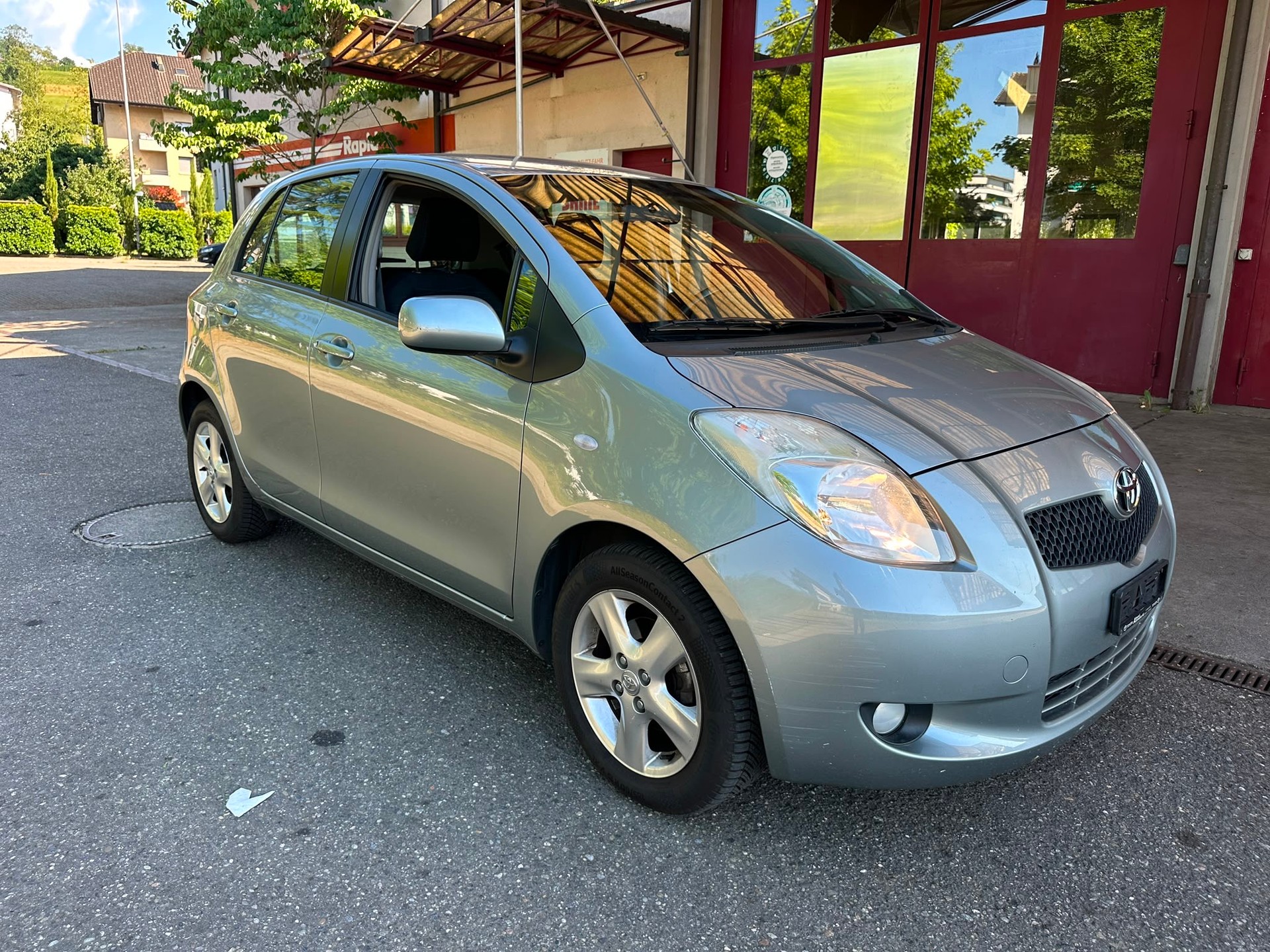 TOYOTA Yaris 1.3 Linea Sol-image-2